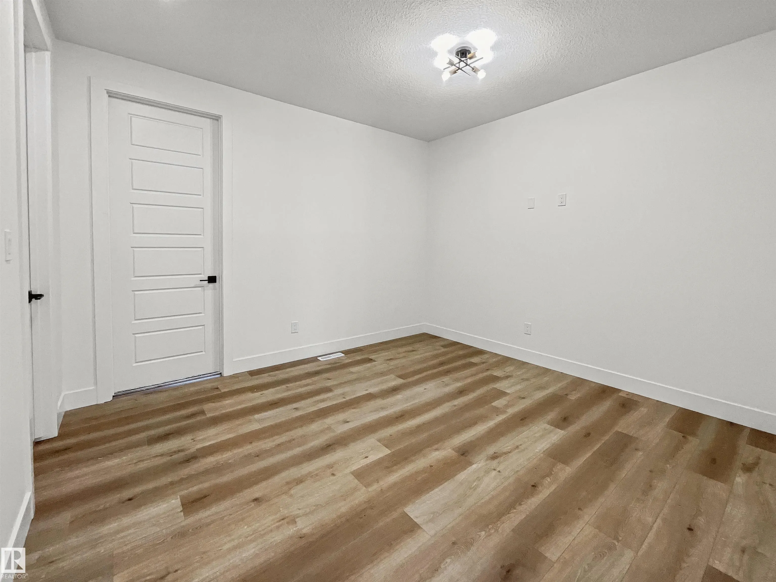 13 STETSON Loop