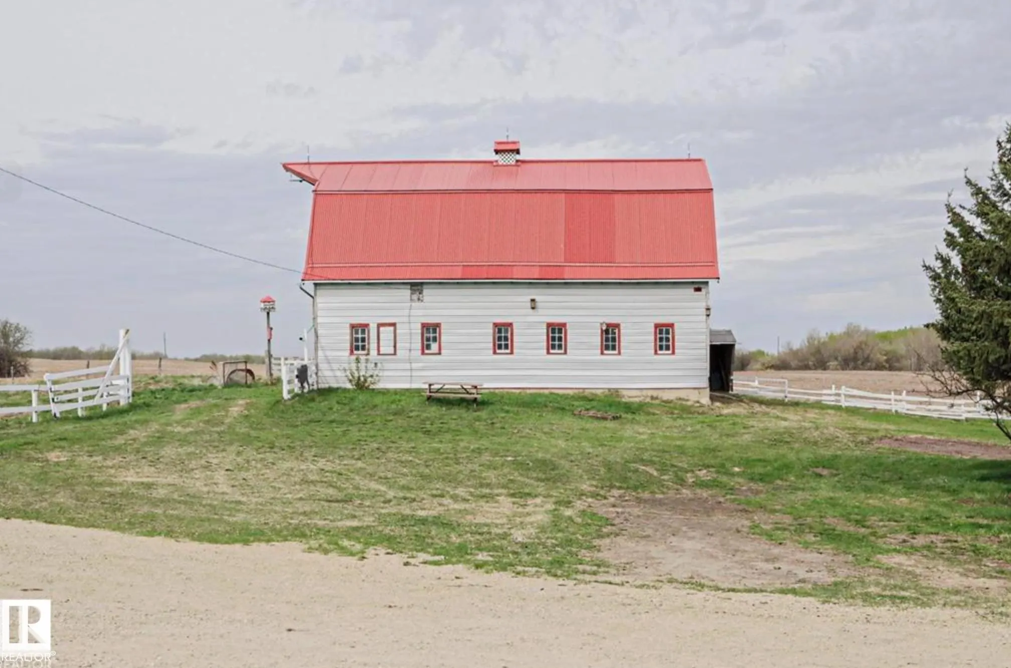 2409 HWY 633