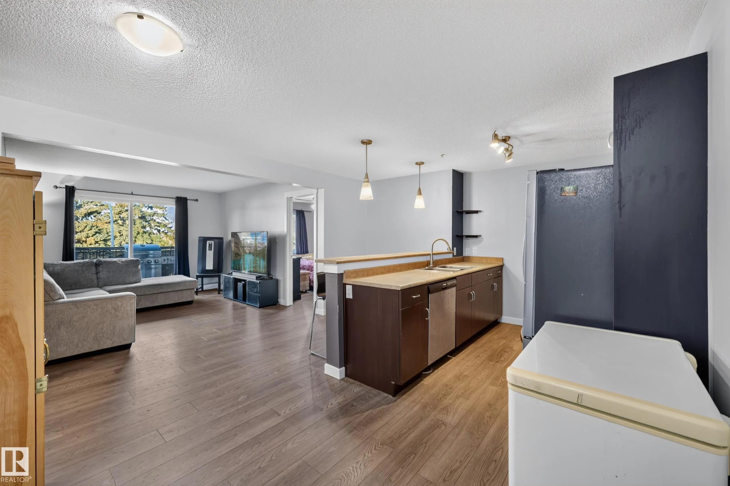 1180 HYNDMAN Road