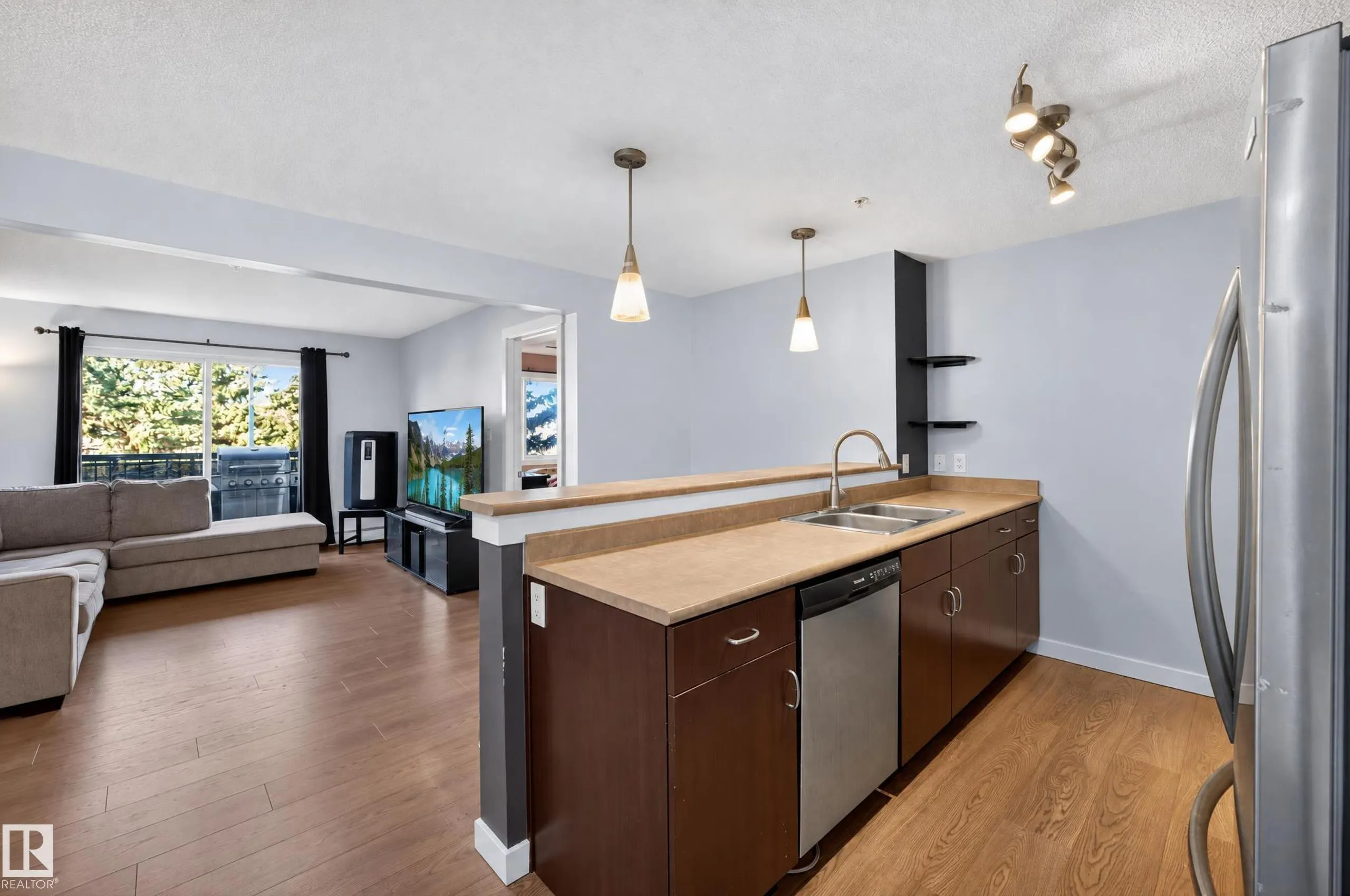 1180 HYNDMAN Road