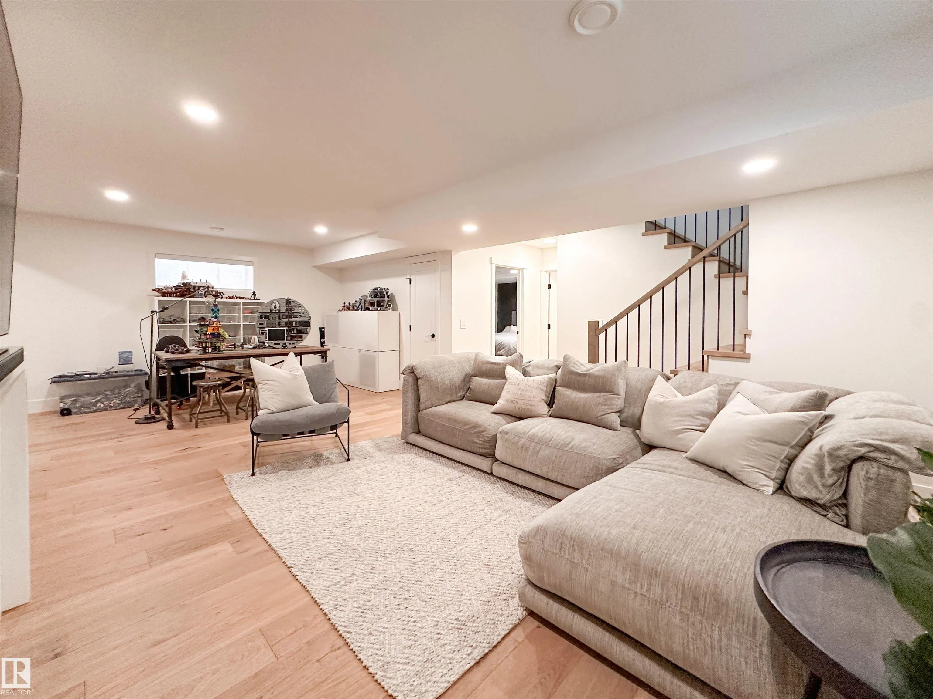 309 JENSEN LAKES Boulevard