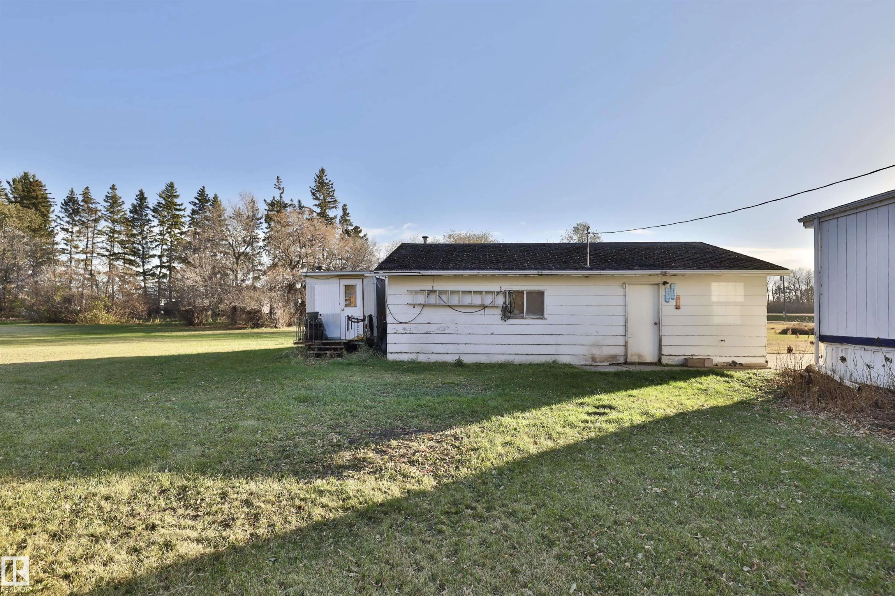 460061 HWY 2 A