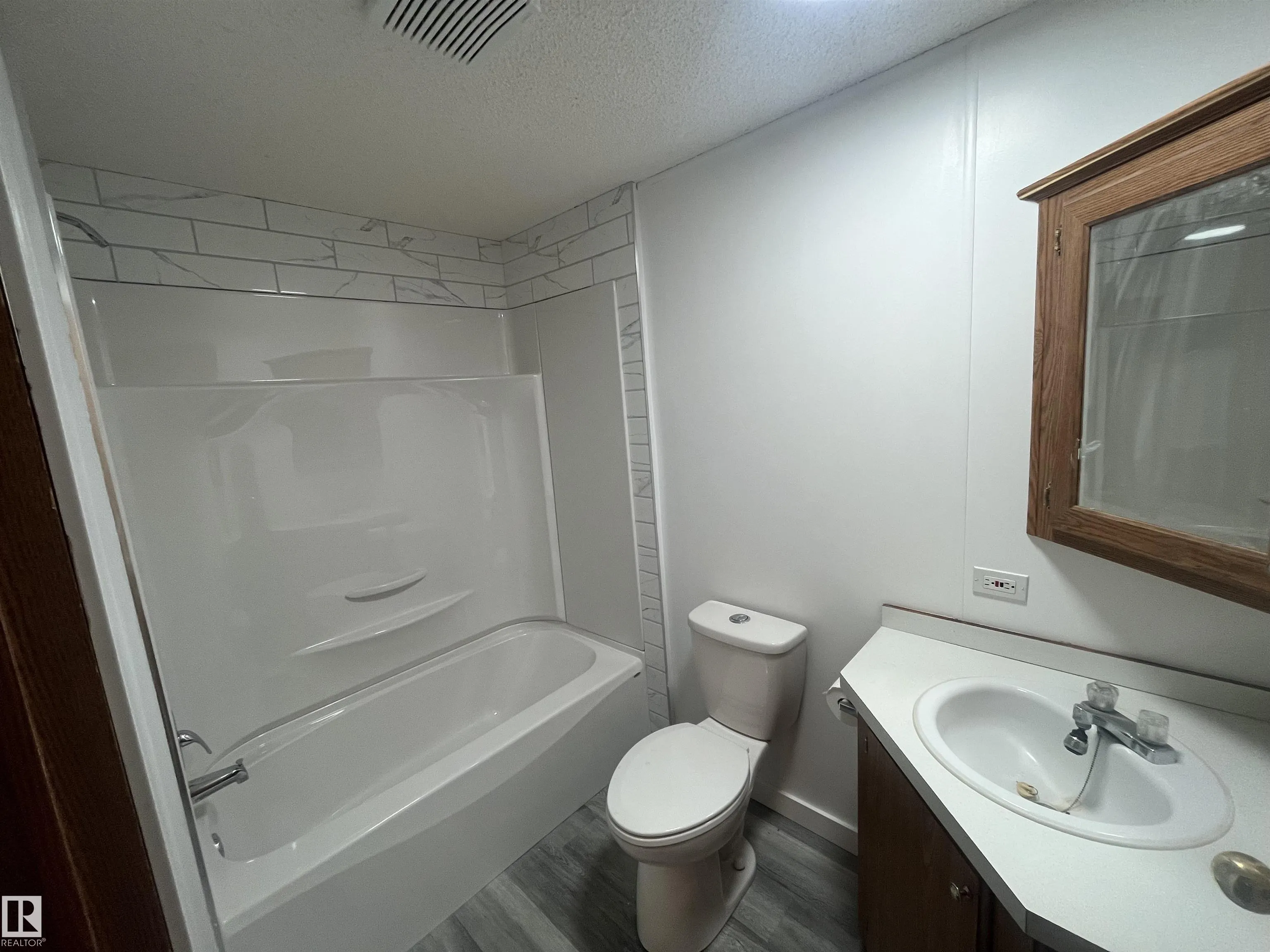460061 HWY 2 A