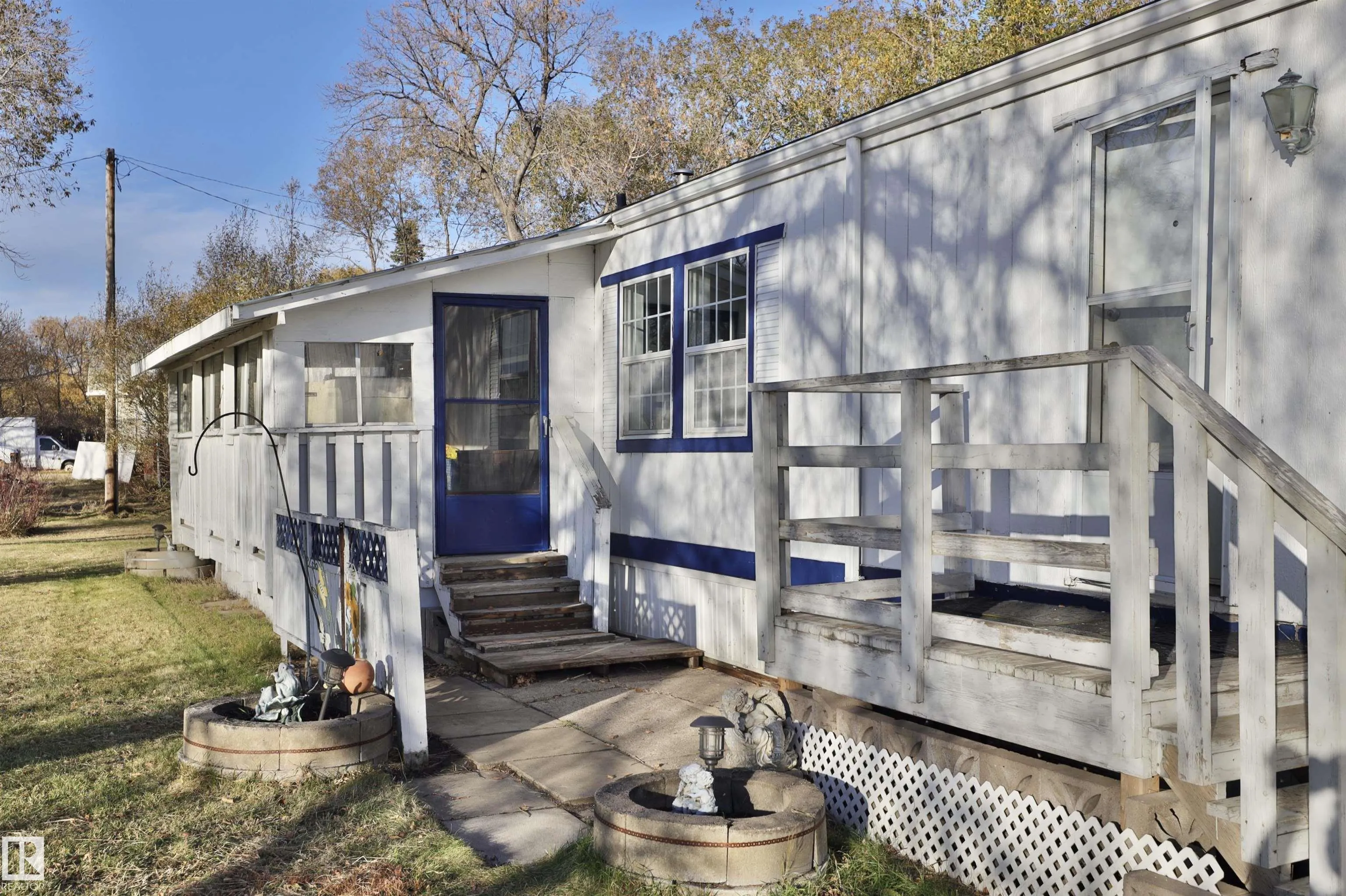 460061 HWY 2 A