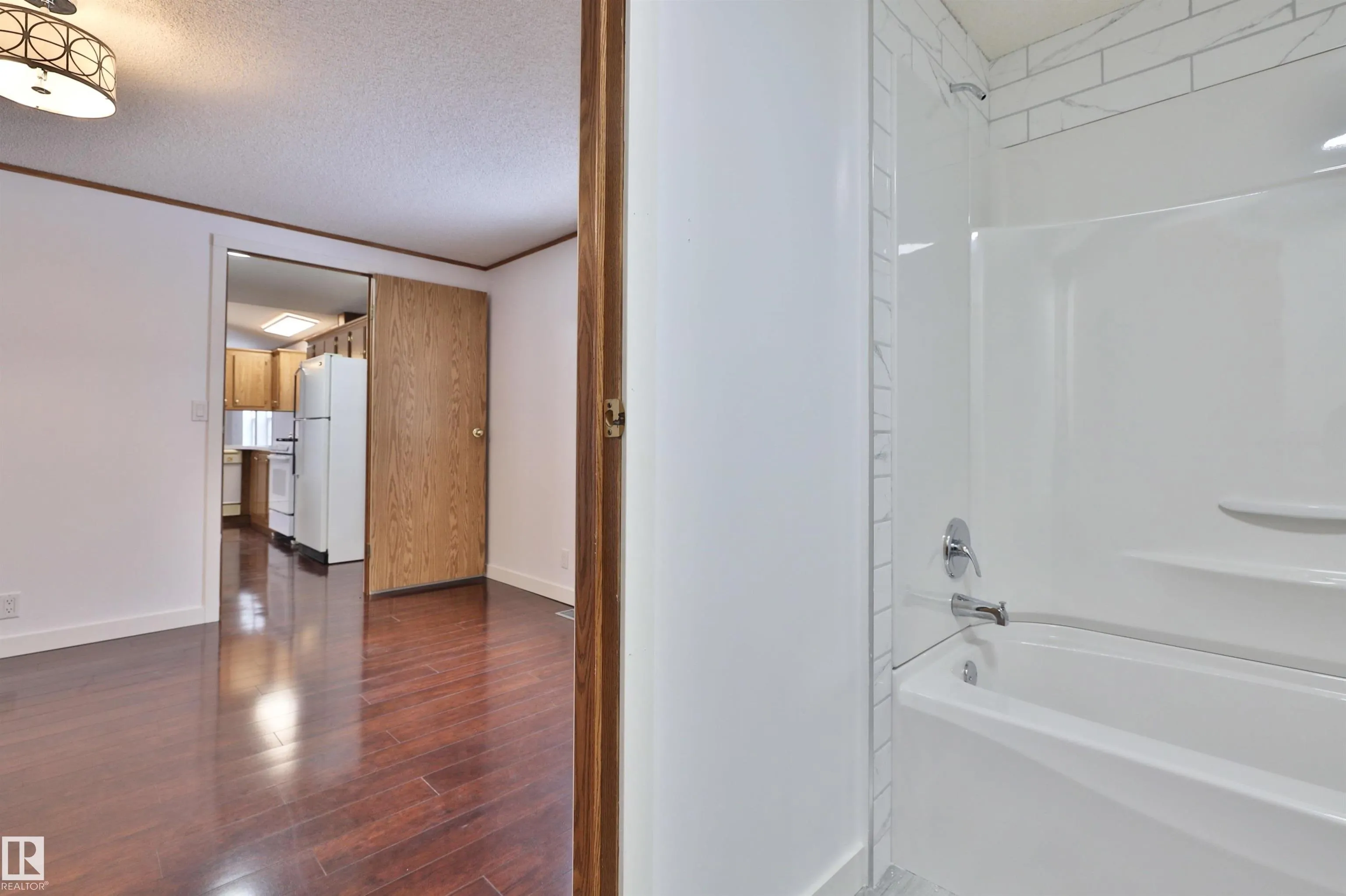 460061 HWY 2 A