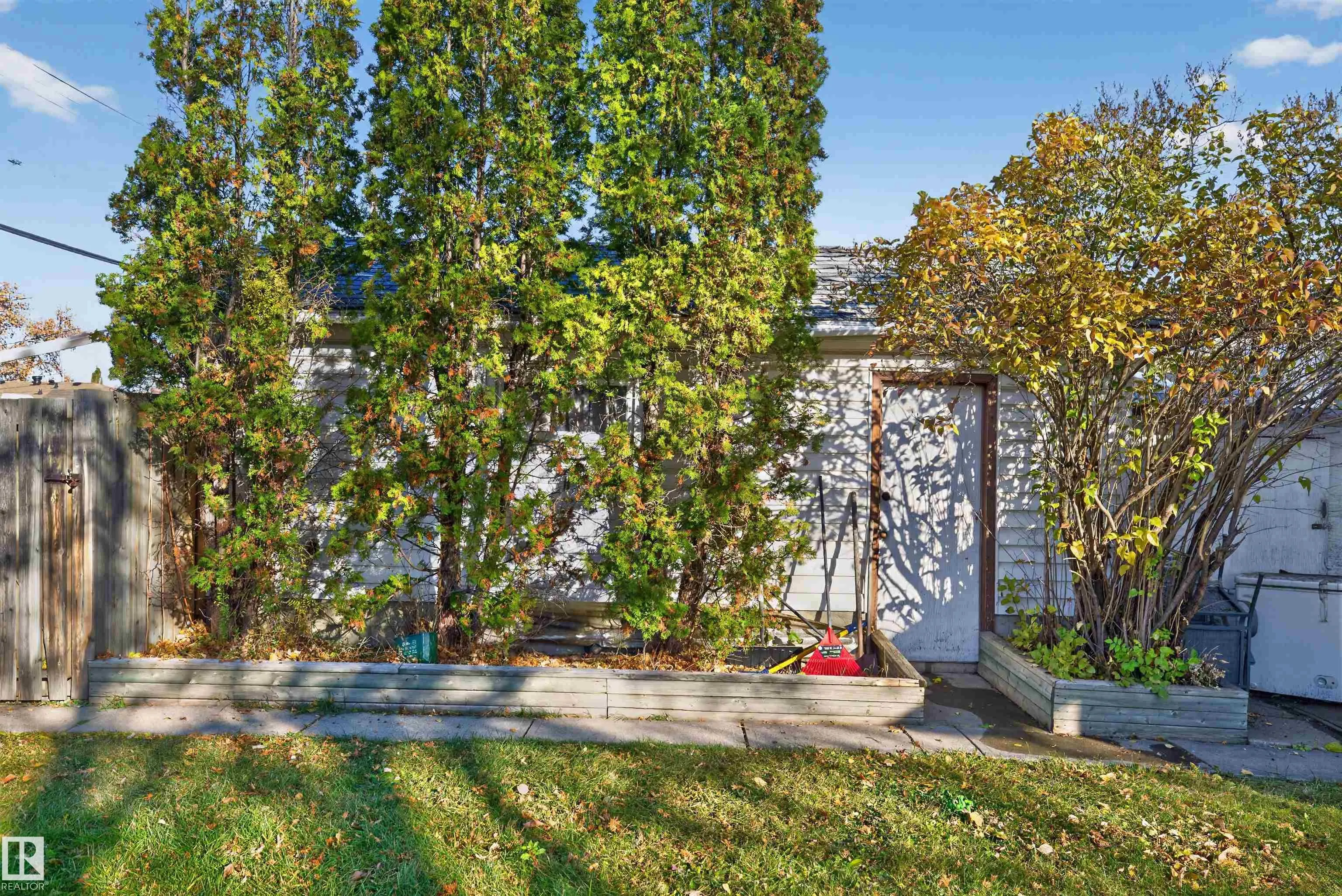 8728 163 Street