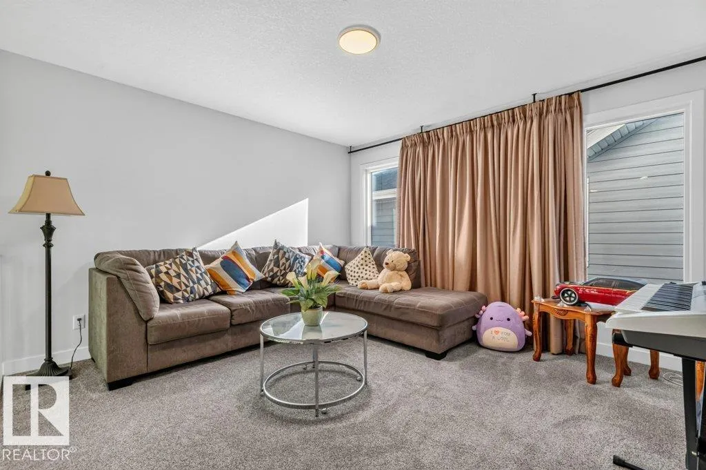 196 EDGEWATER Circle