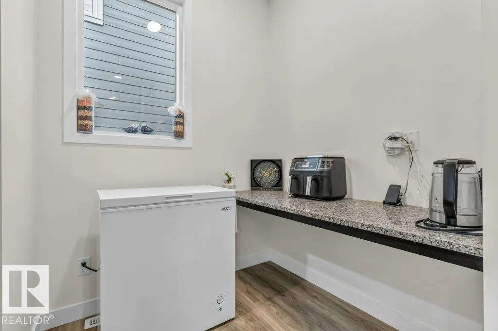 196 EDGEWATER Circle