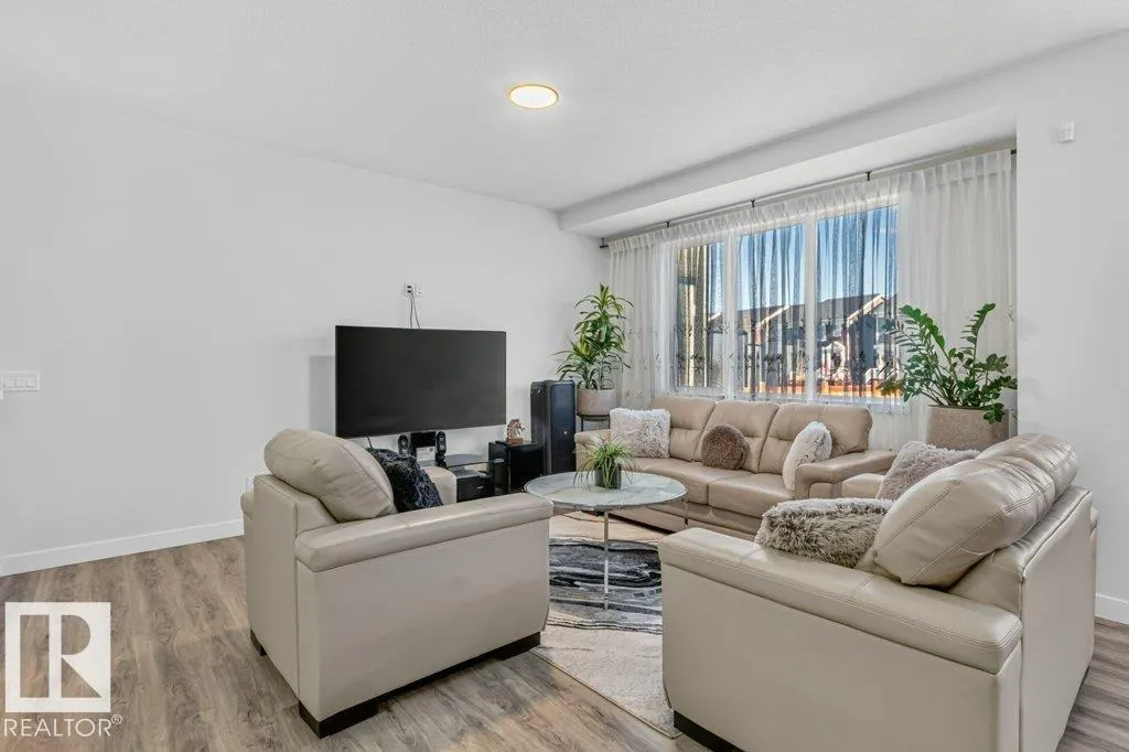 196 EDGEWATER Circle
