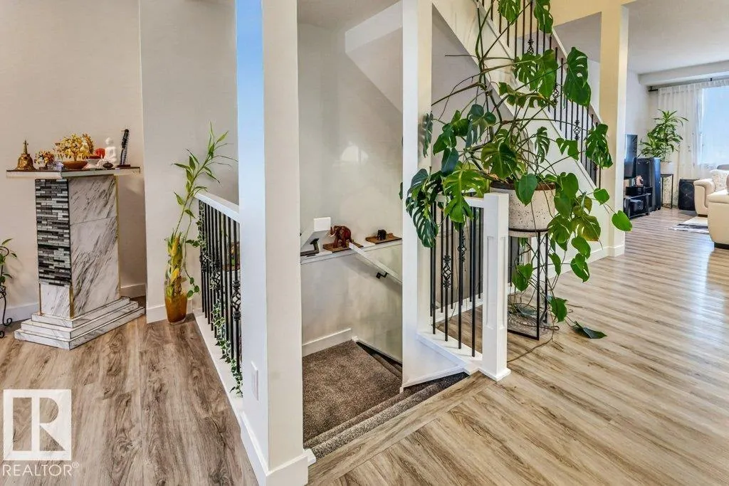196 EDGEWATER Circle