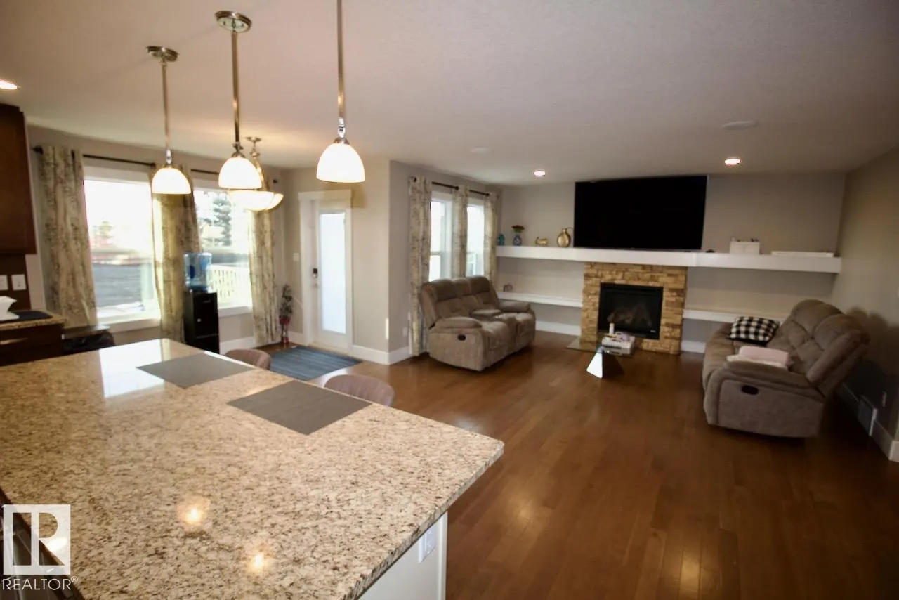 7704 ELLESMERE Lane