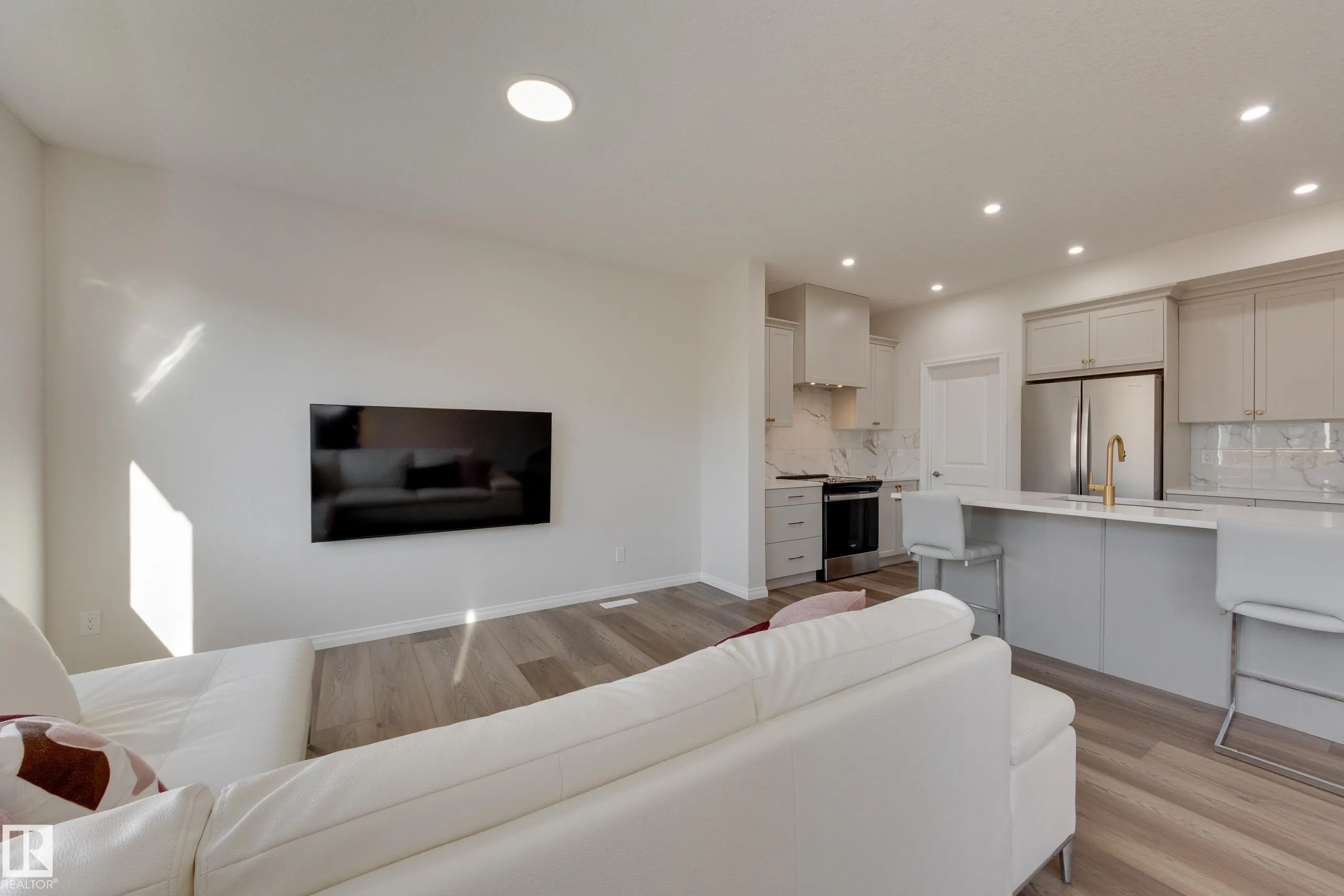 13048 212 Street