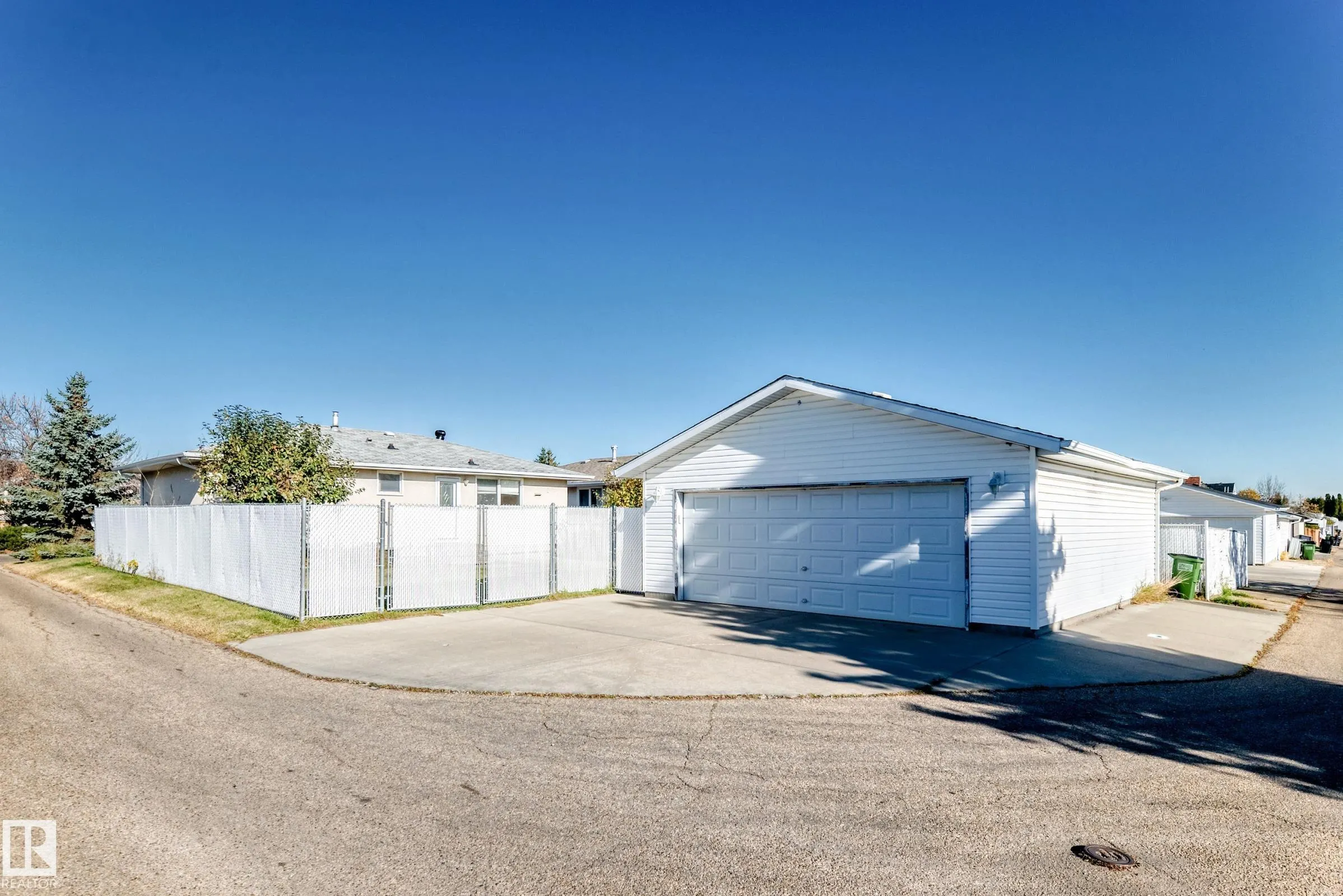 9527 139 Avenue