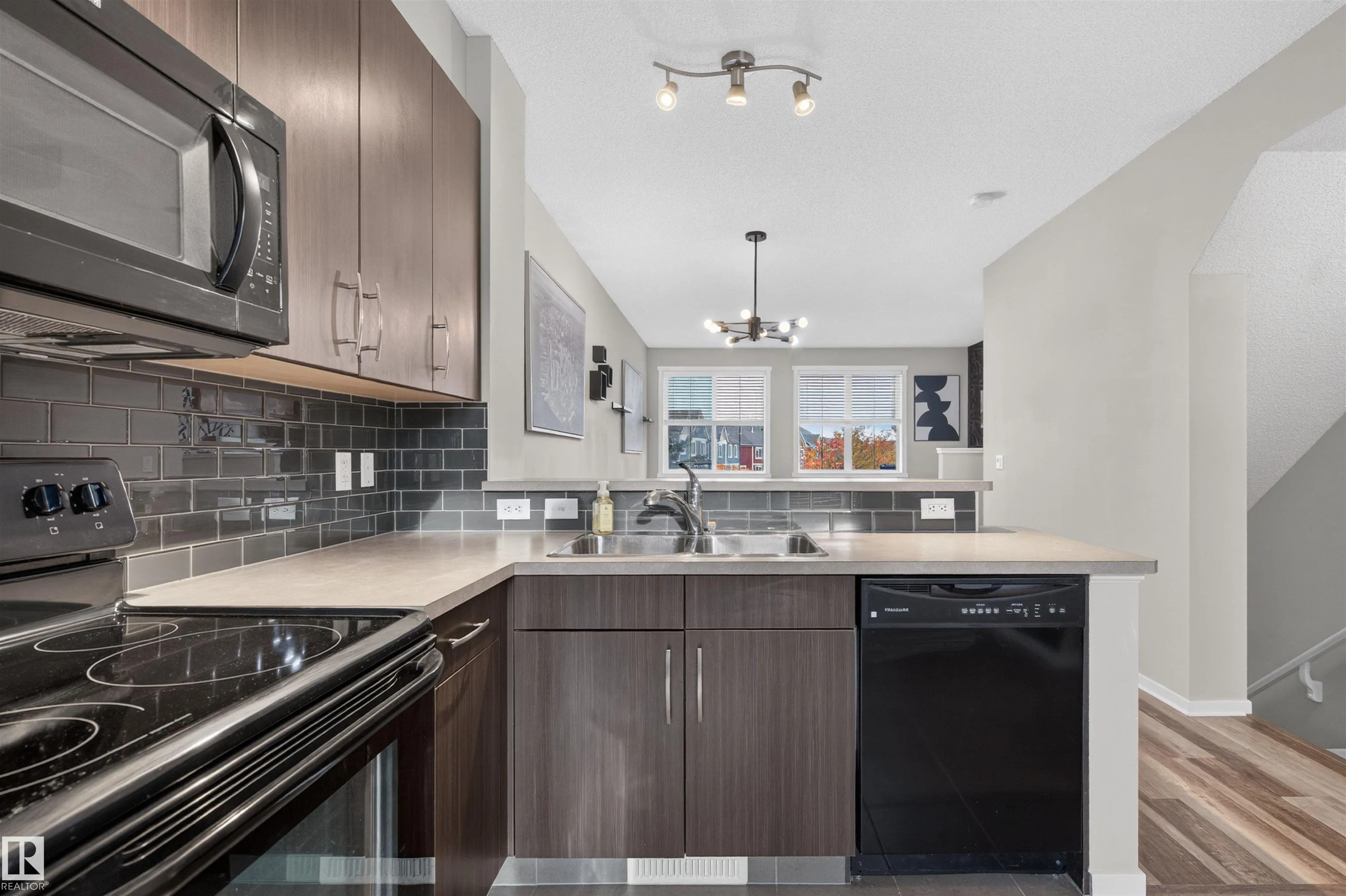 603 WATT Boulevard