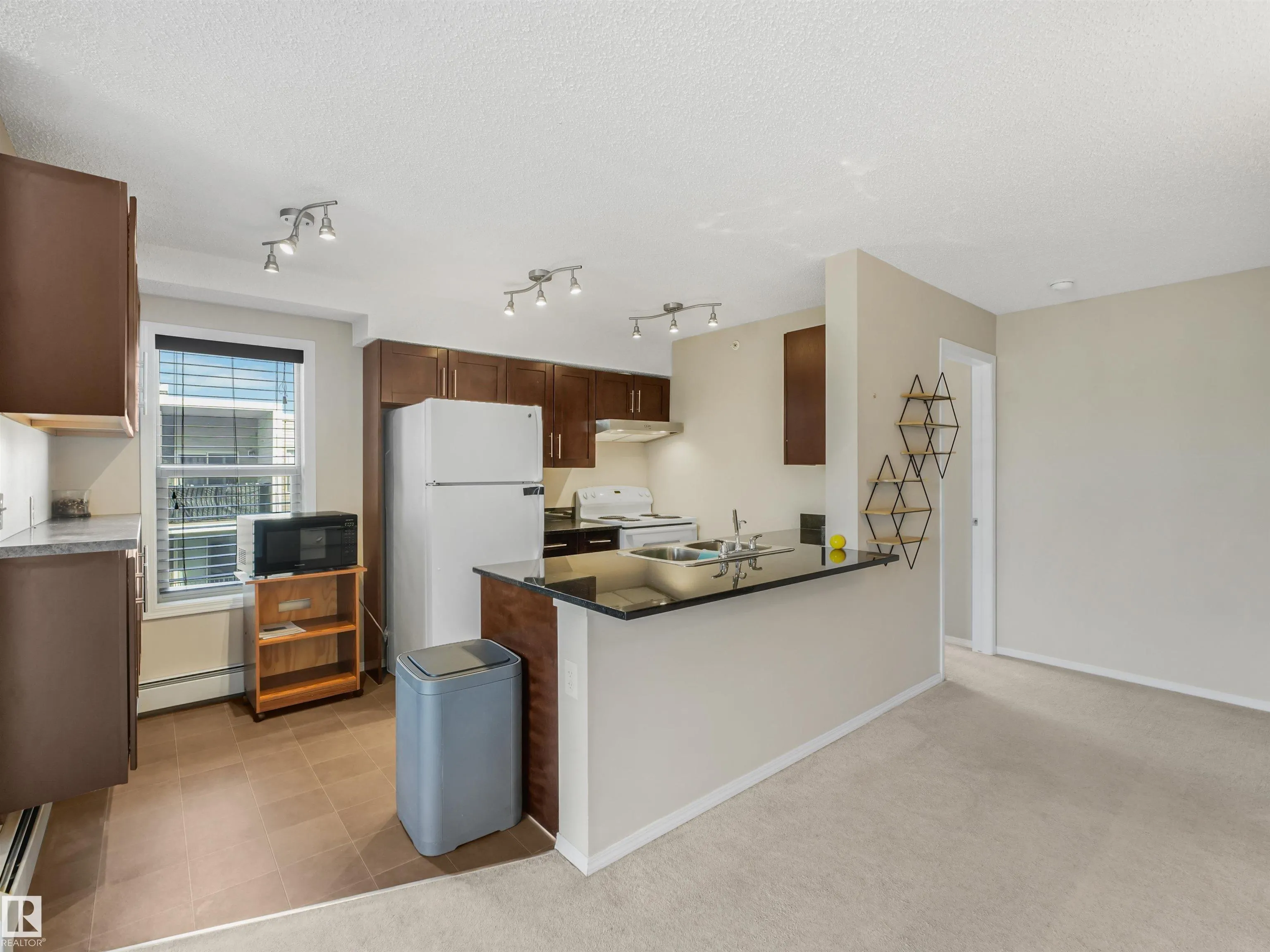 11804 22 Avenue