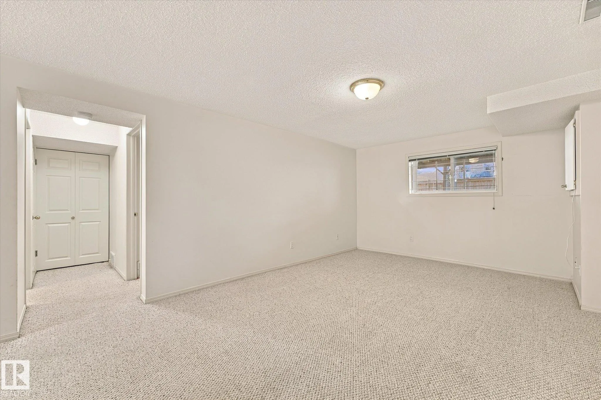 11115 9 Ave