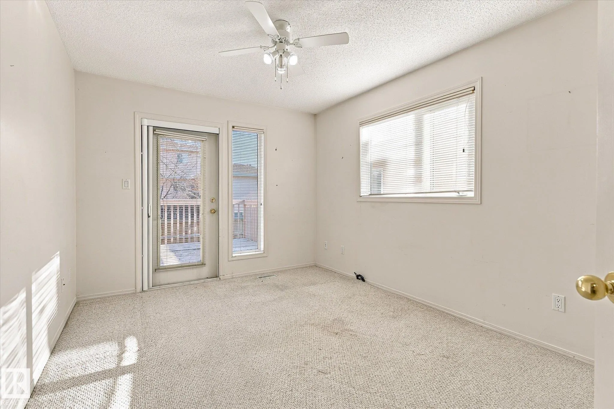 11115 9 Ave