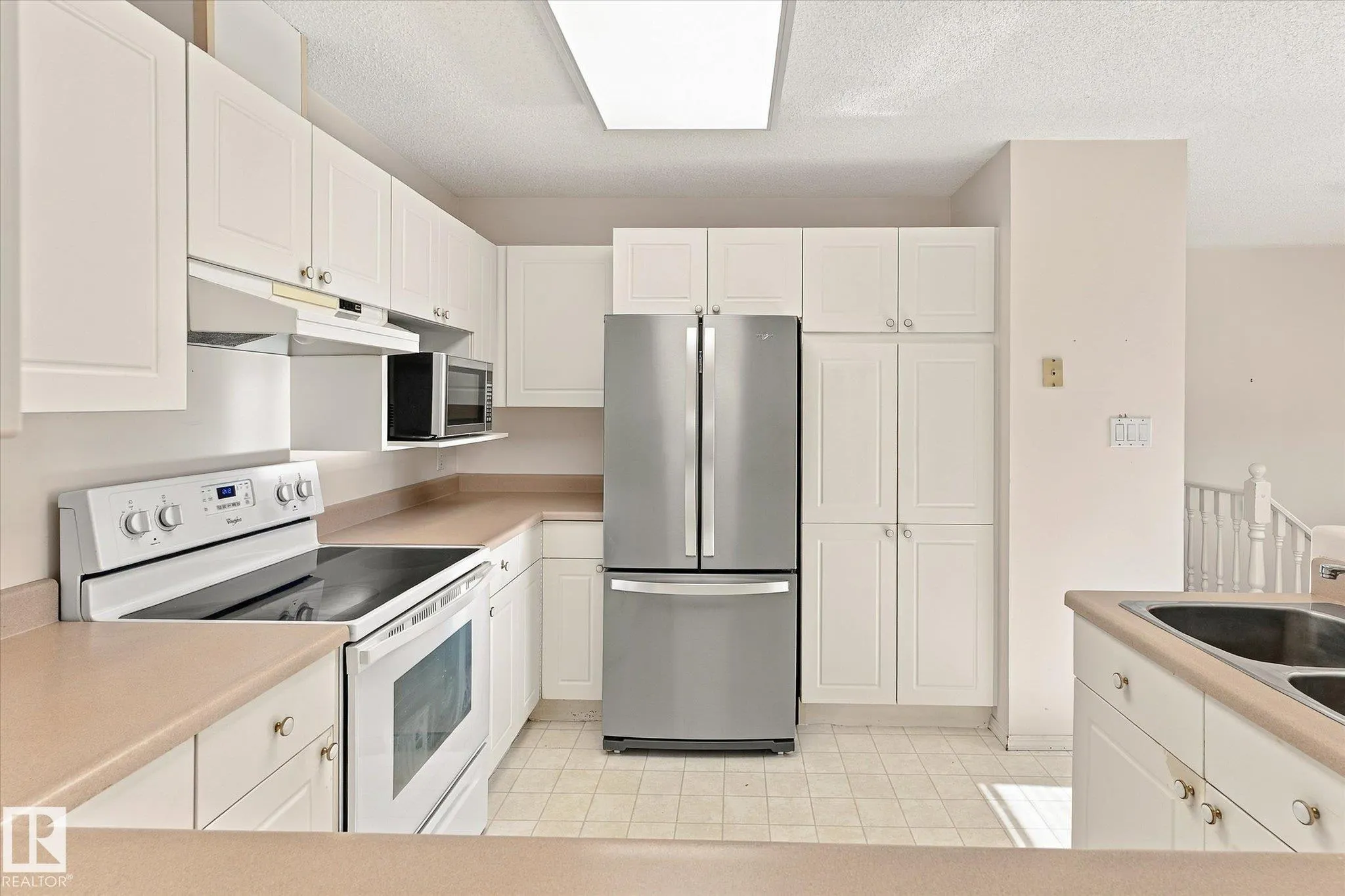 11115 9 Ave