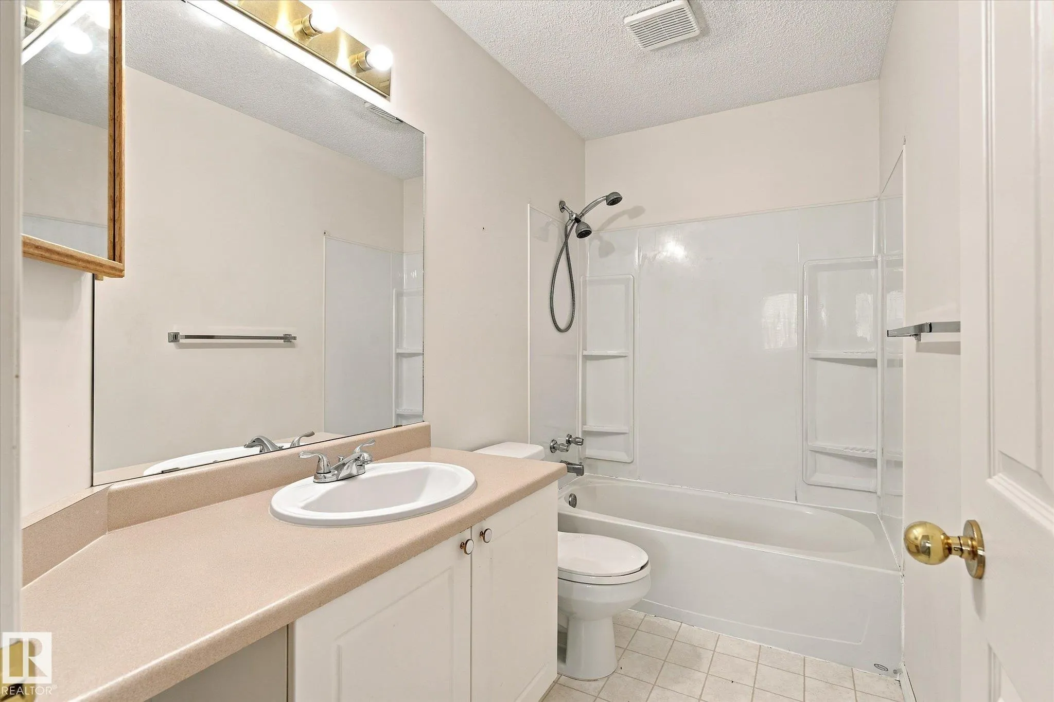 11115 9 Ave