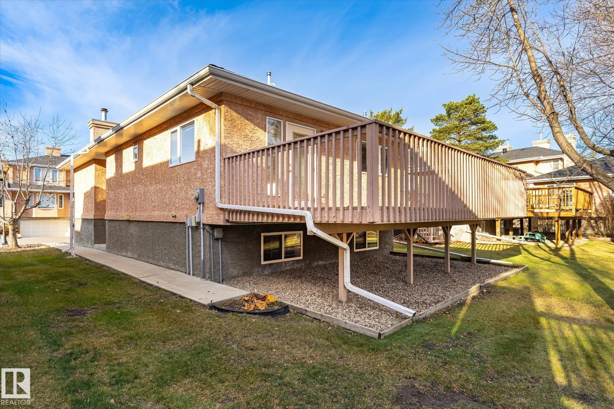 11115 9 Ave