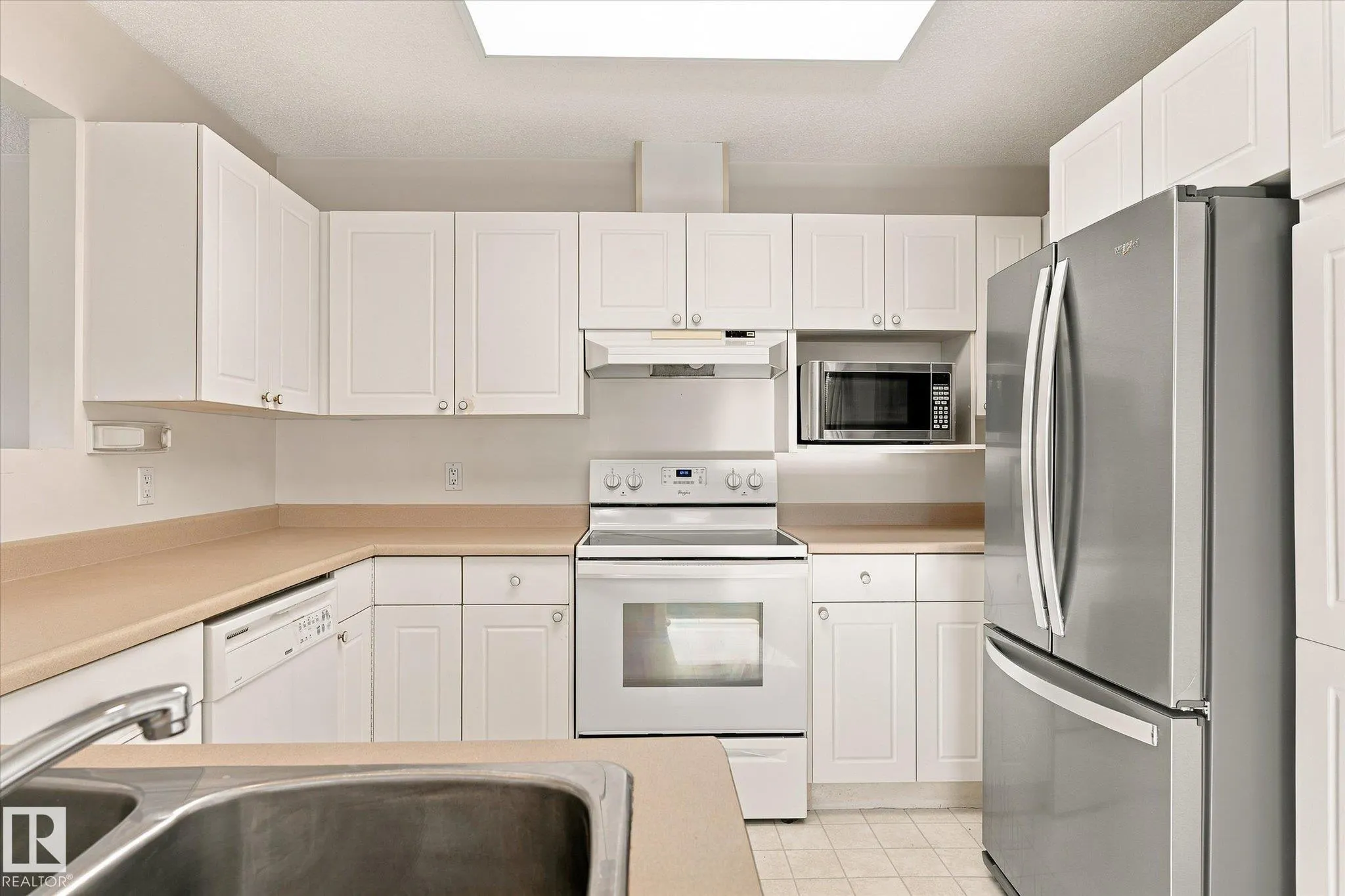 11115 9 Ave