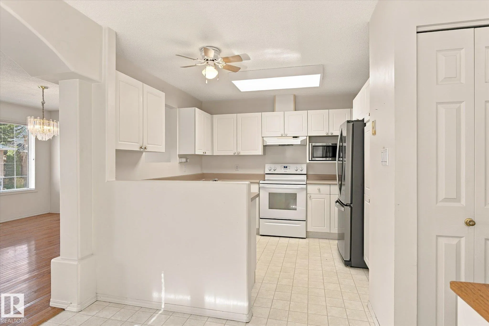 11115 9 Ave