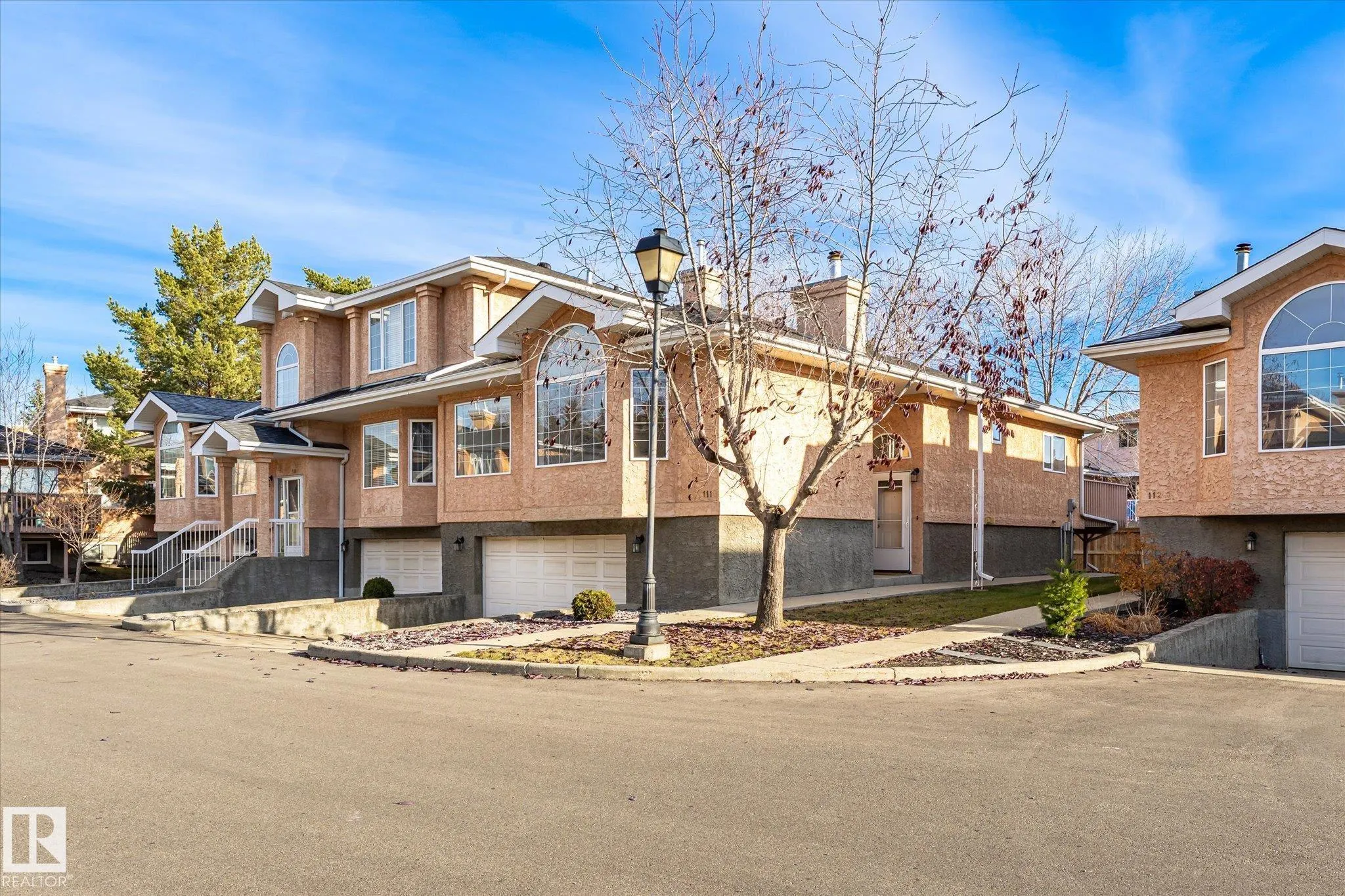 11115 9 Ave