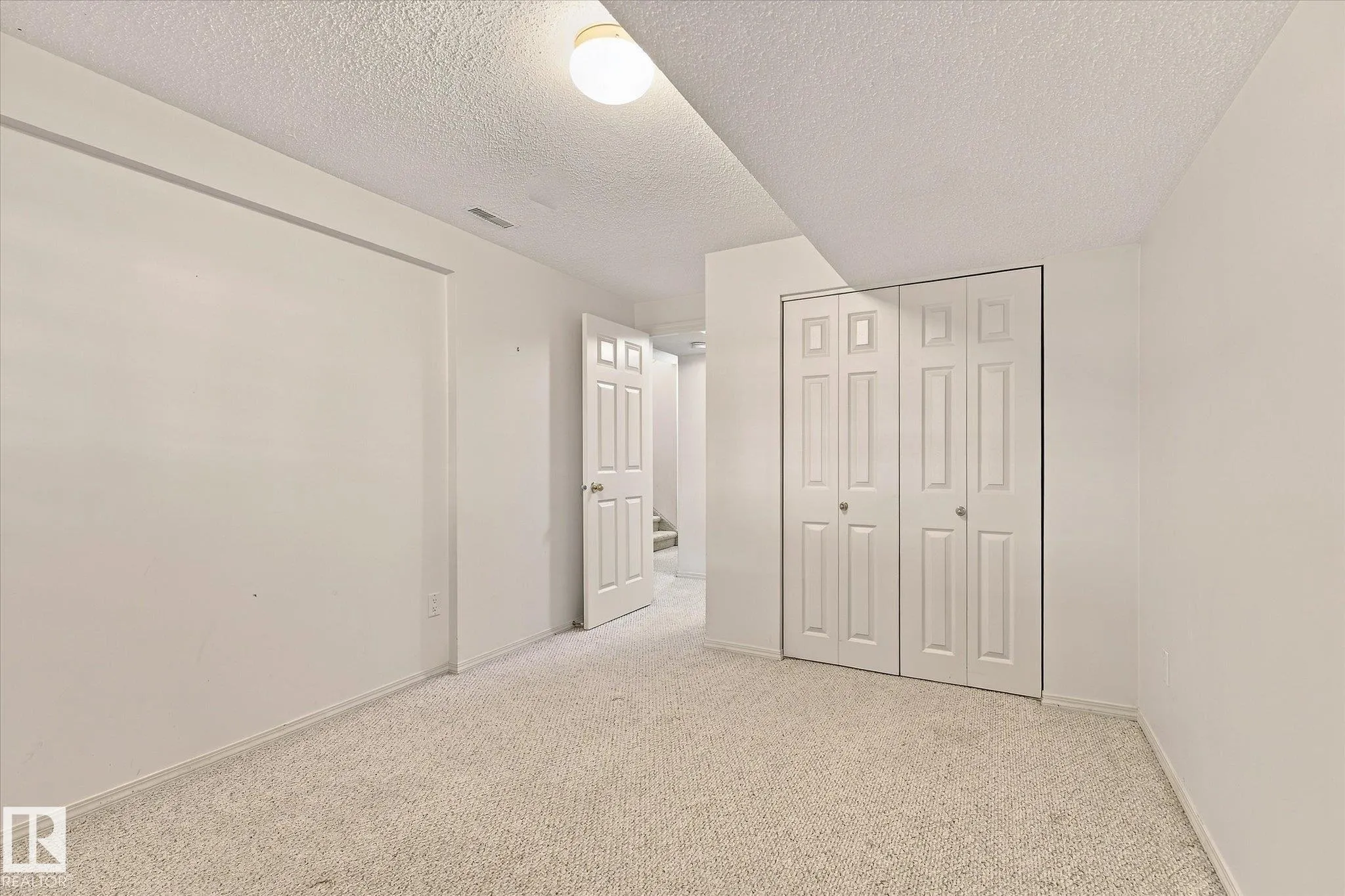 11115 9 Ave