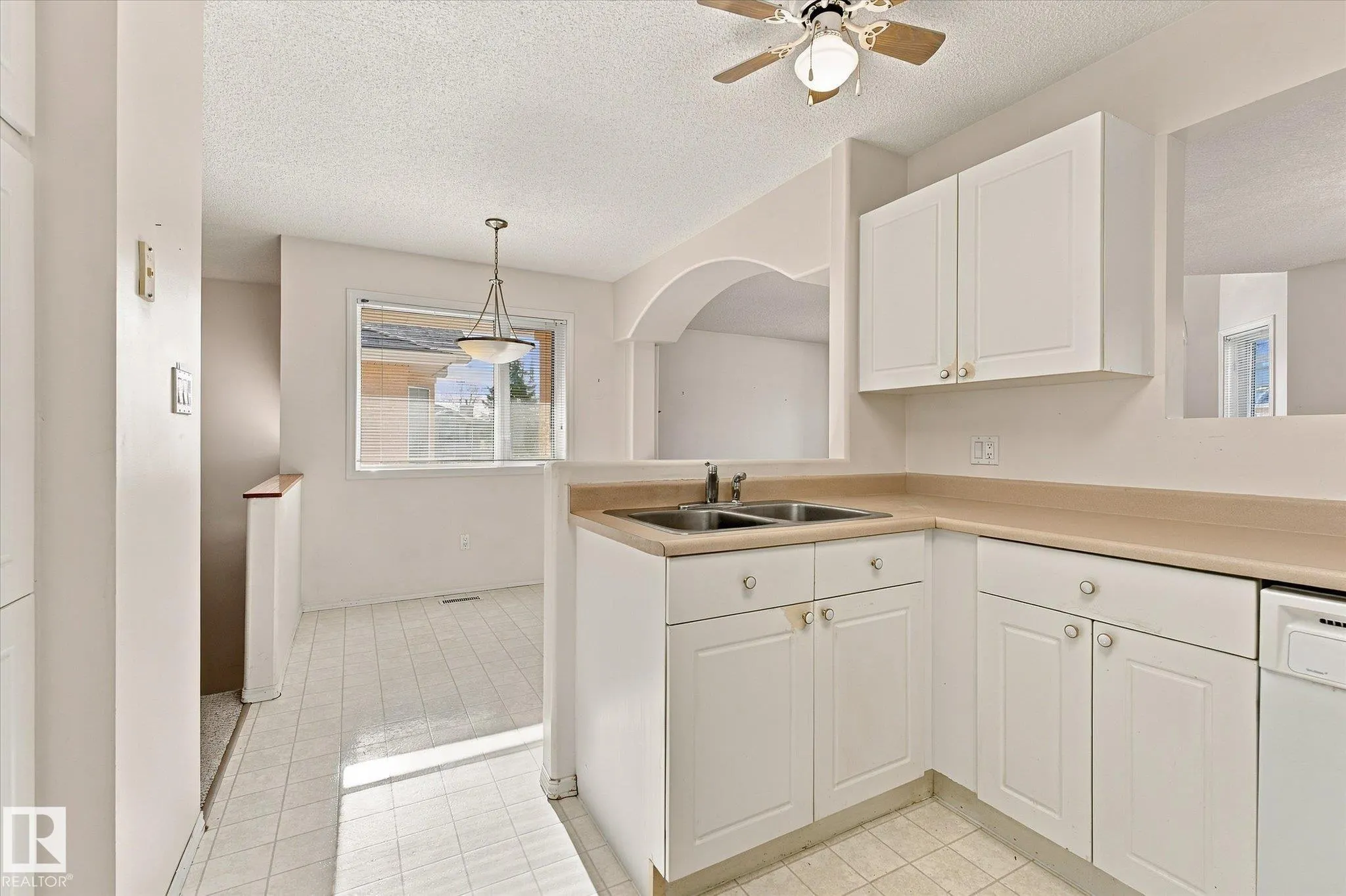 11115 9 Ave