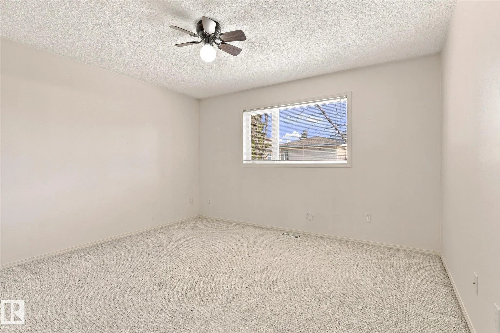 11115 9 Ave
