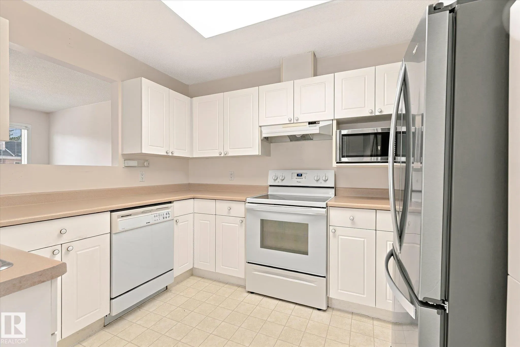 11115 9 Ave