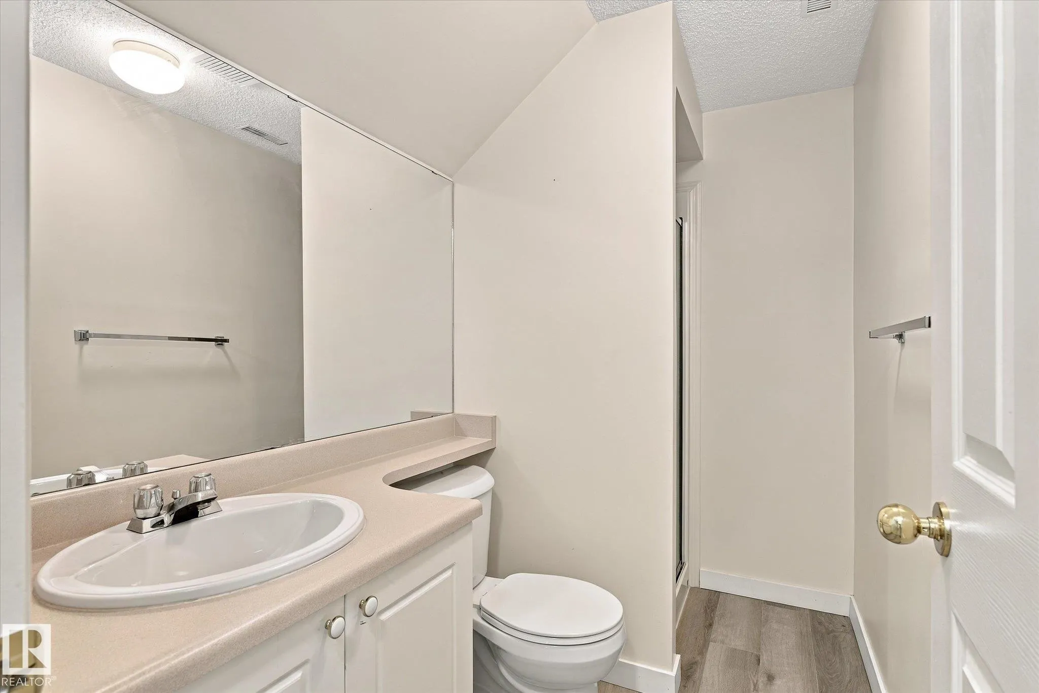 11115 9 Ave