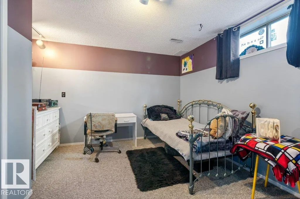 9 PAQUETTE Place