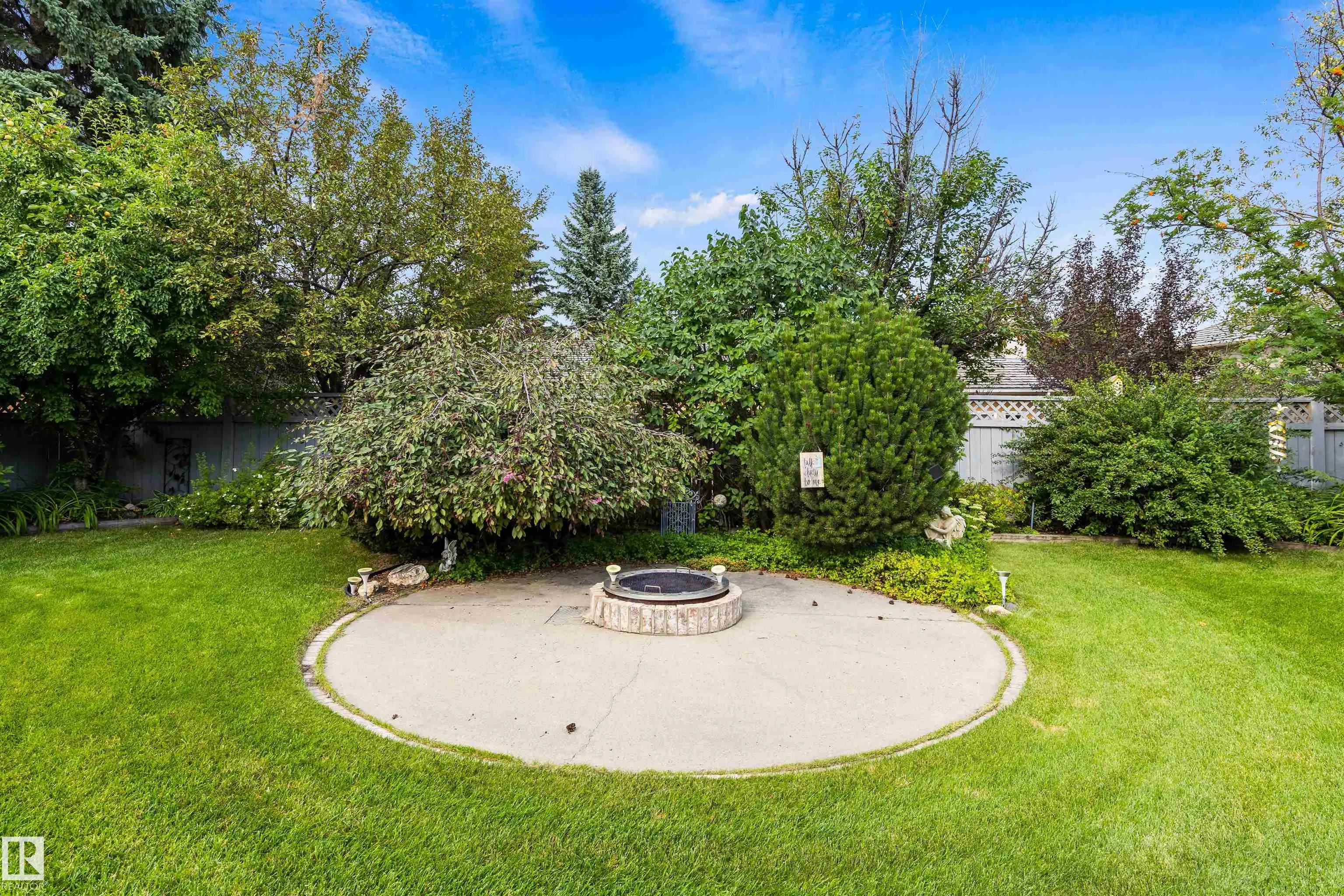 9 PAQUETTE Place