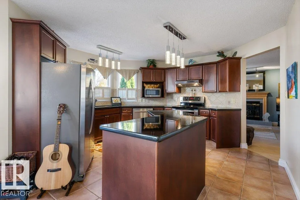 9 PAQUETTE Place