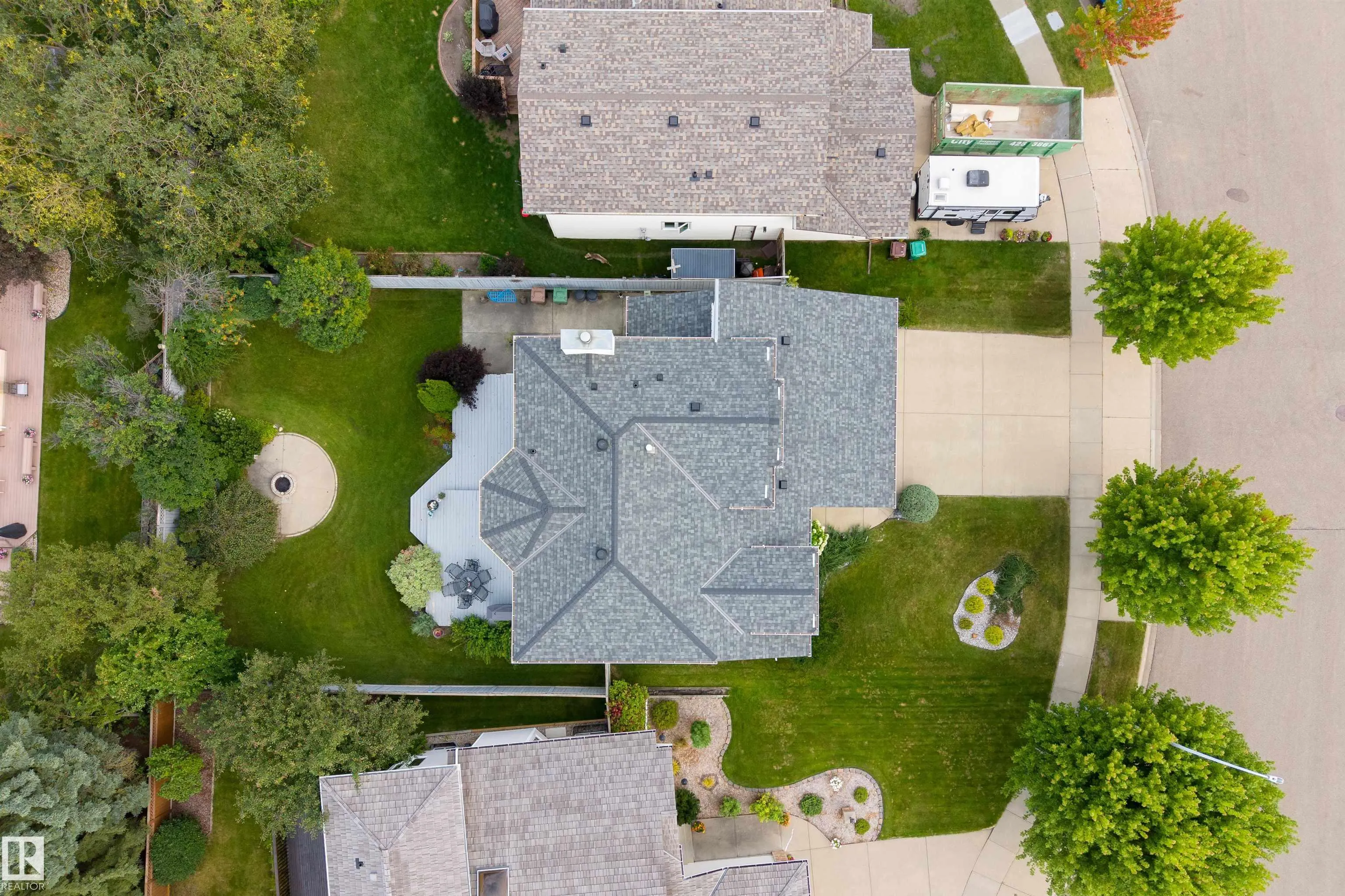 9 PAQUETTE Place
