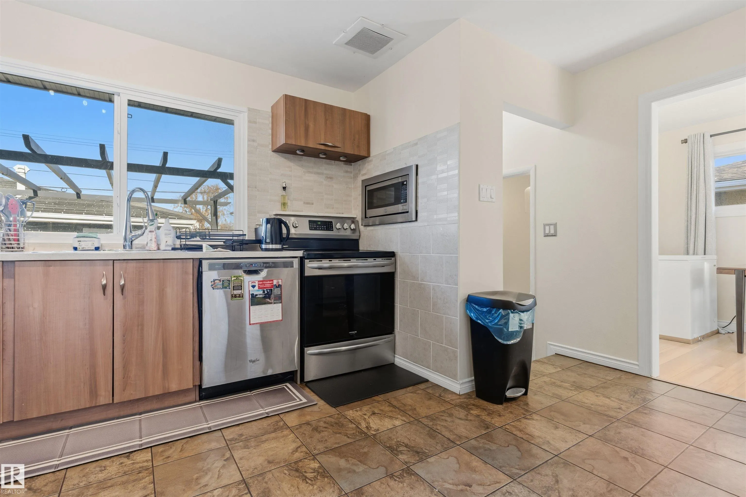 9508 129A Avenue