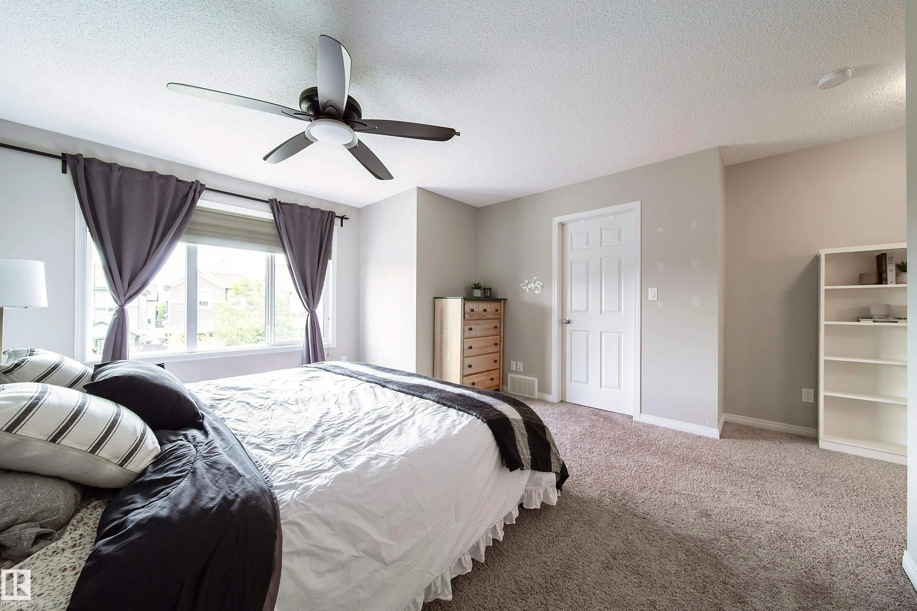 3211 Cherry Crescent