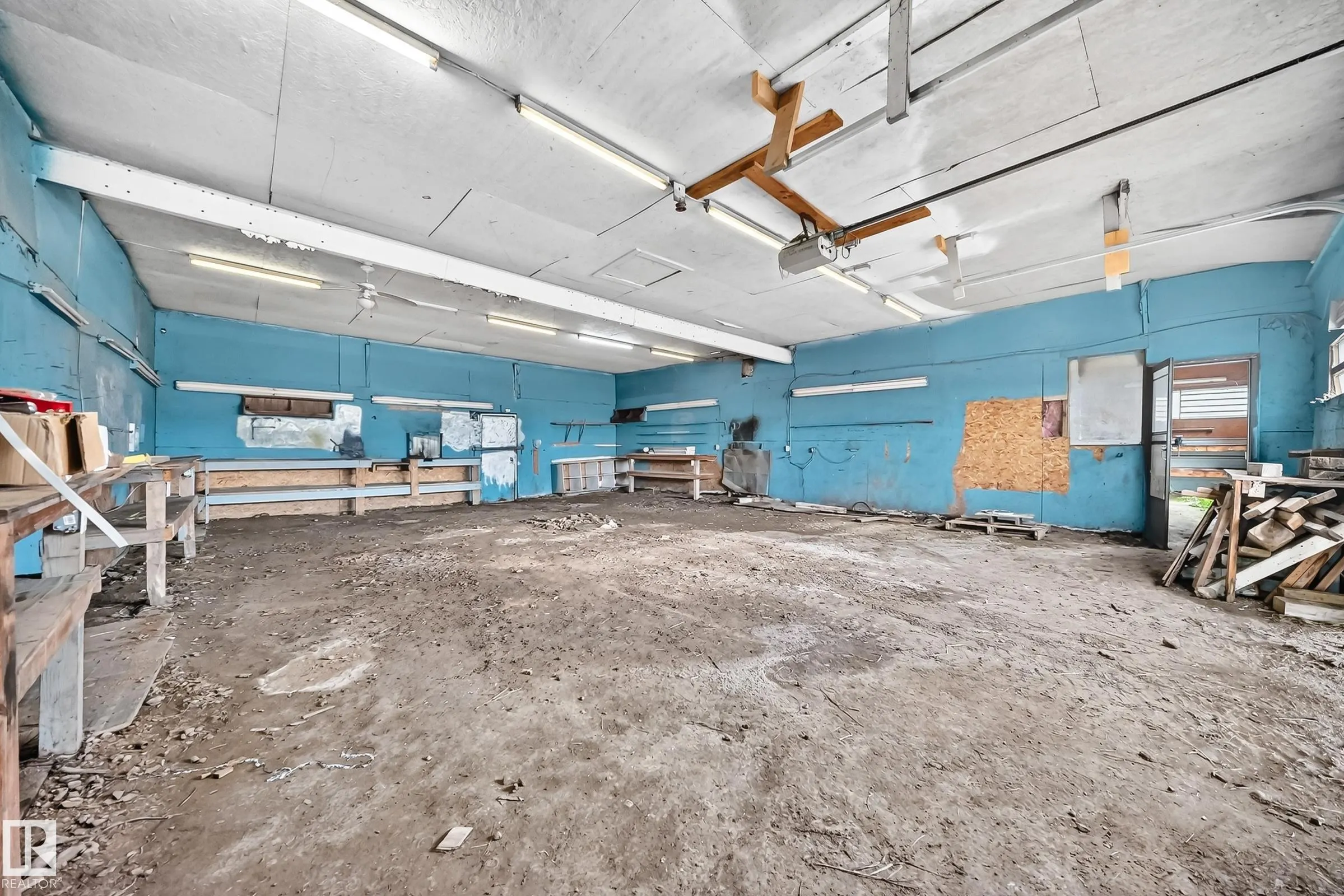 58111 LILY LAKE Road