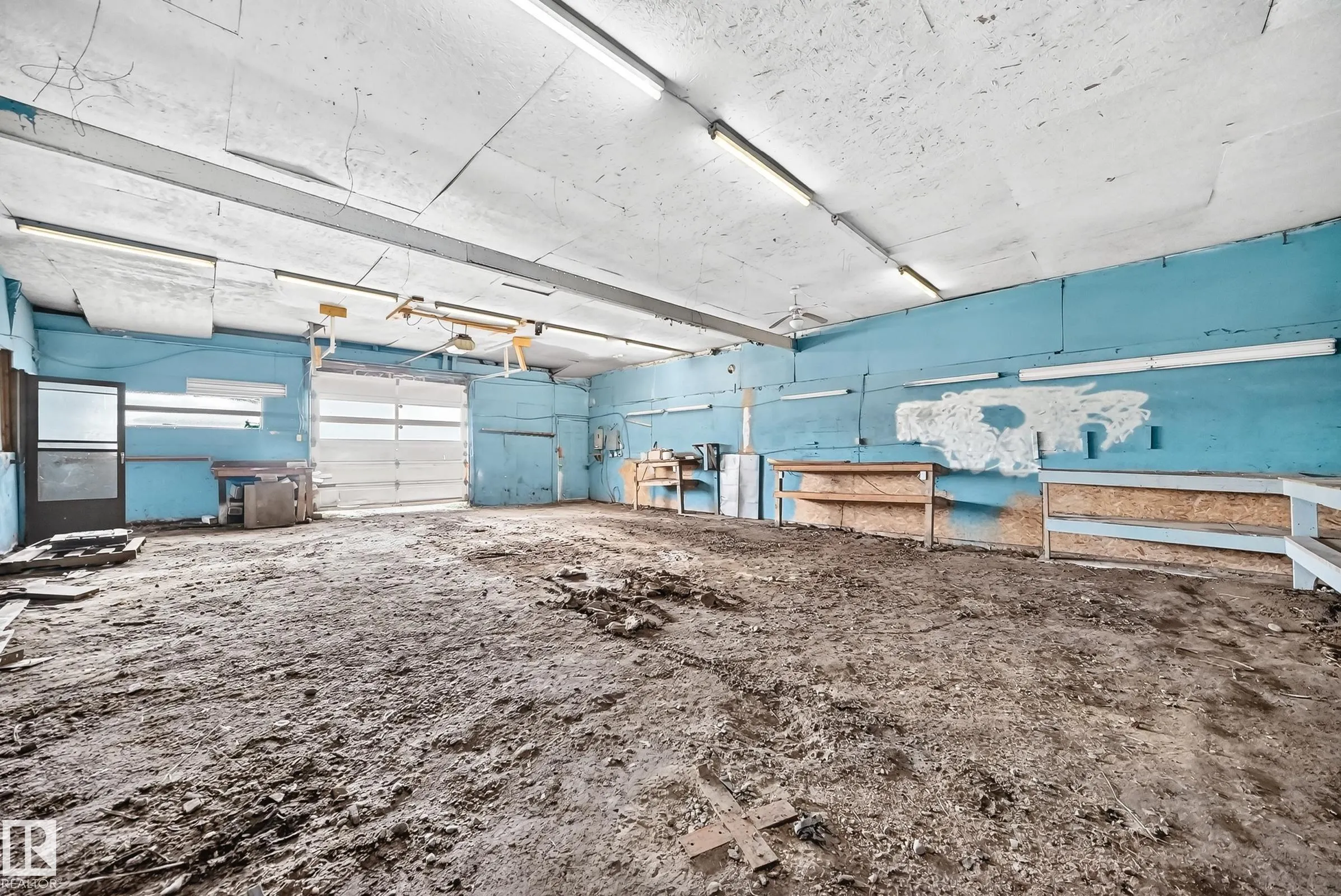 58111 LILY LAKE Road