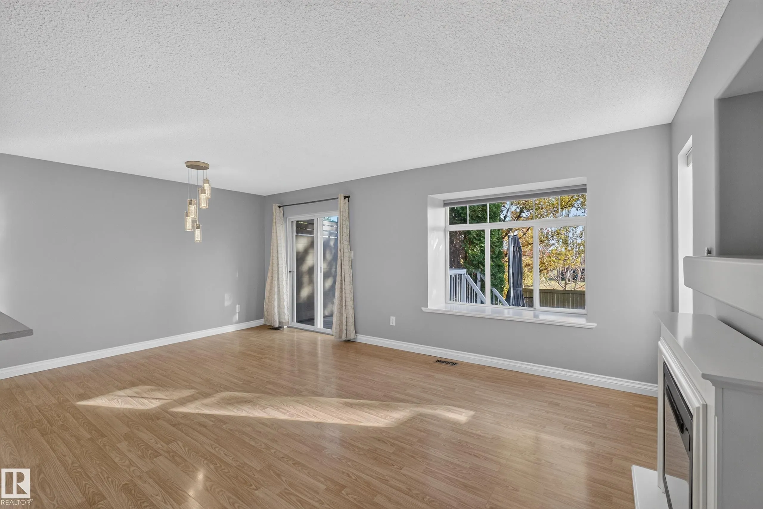 200 ERIN RIDGE Drive