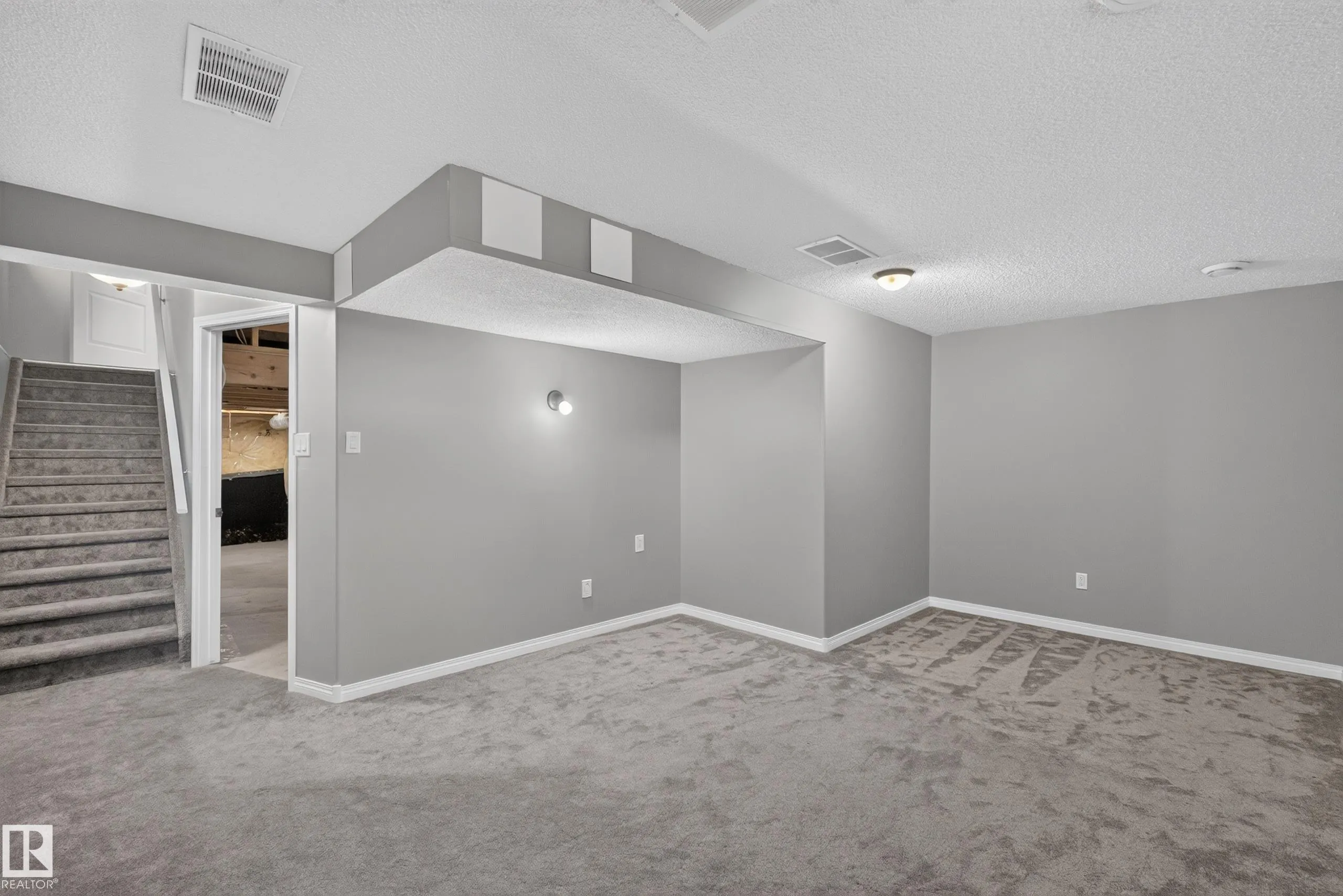 200 ERIN RIDGE Drive