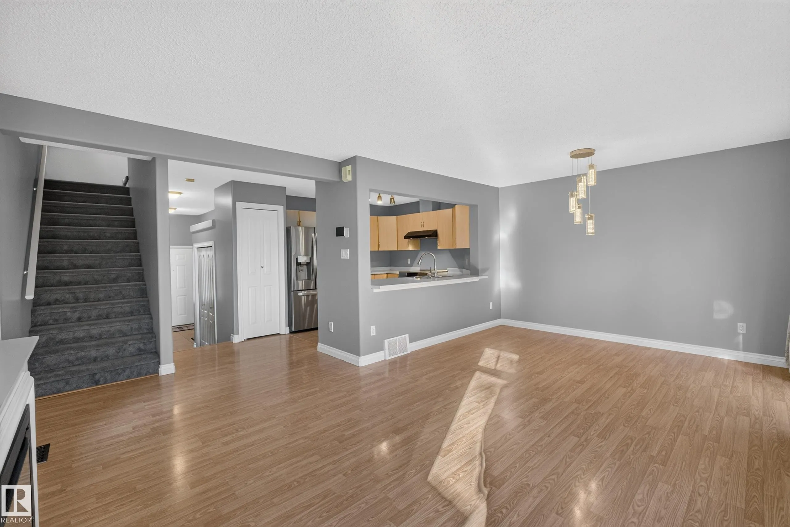 200 ERIN RIDGE Drive