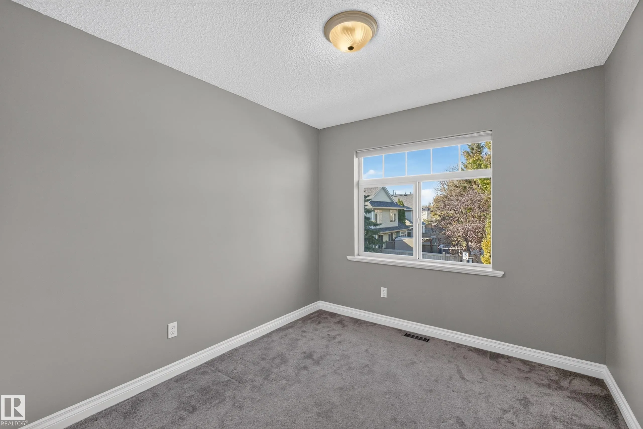 200 ERIN RIDGE Drive