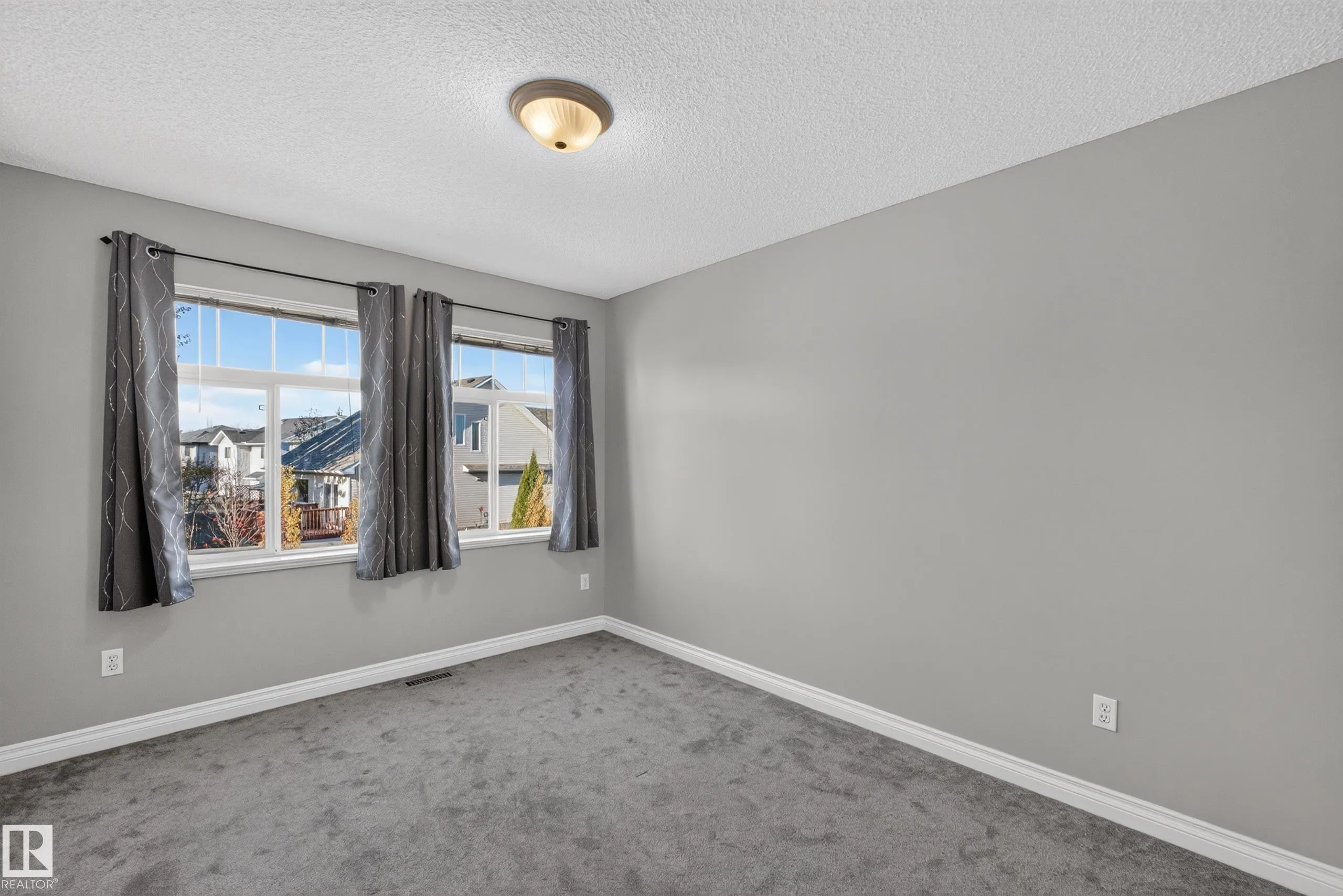 200 ERIN RIDGE Drive