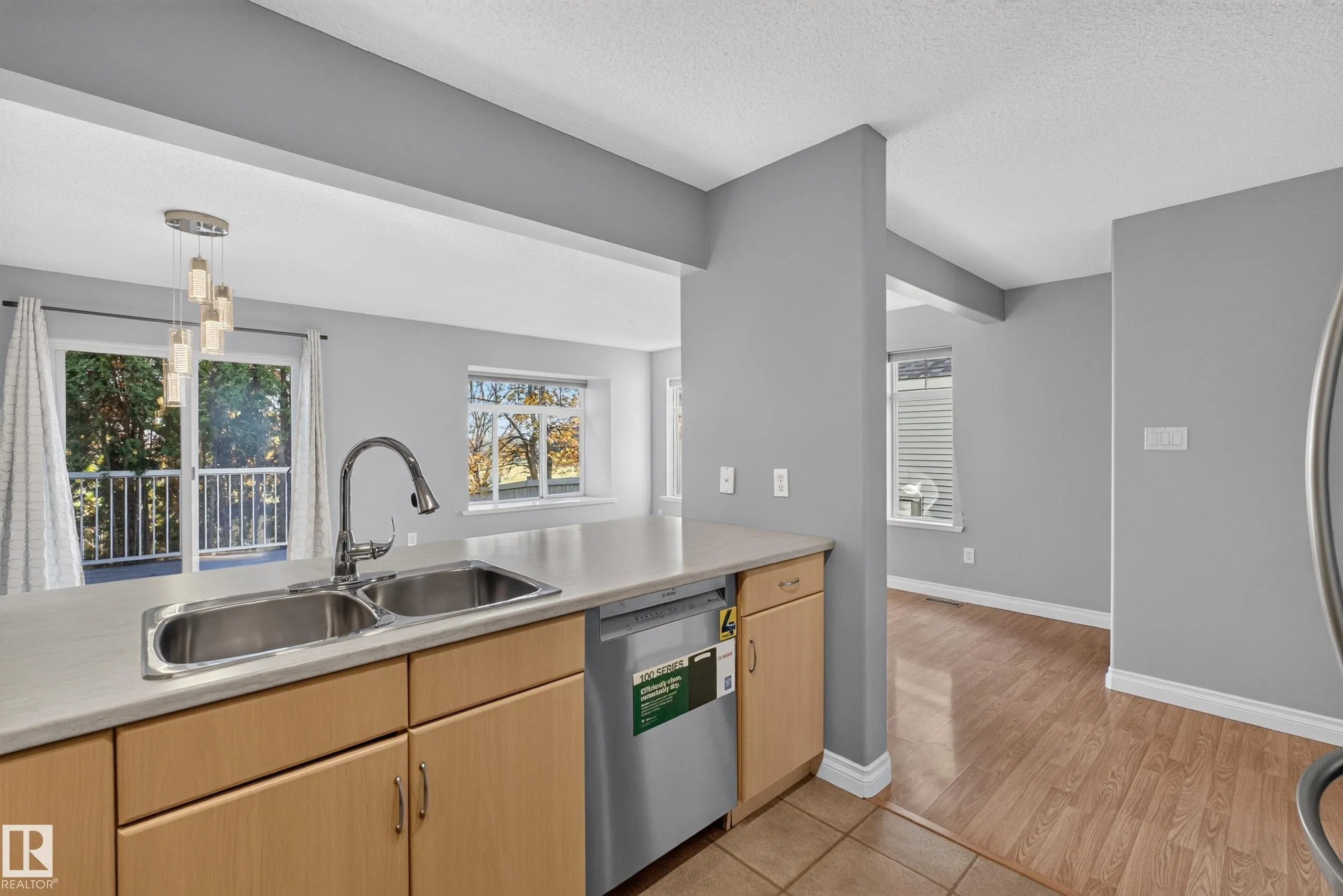 200 ERIN RIDGE Drive