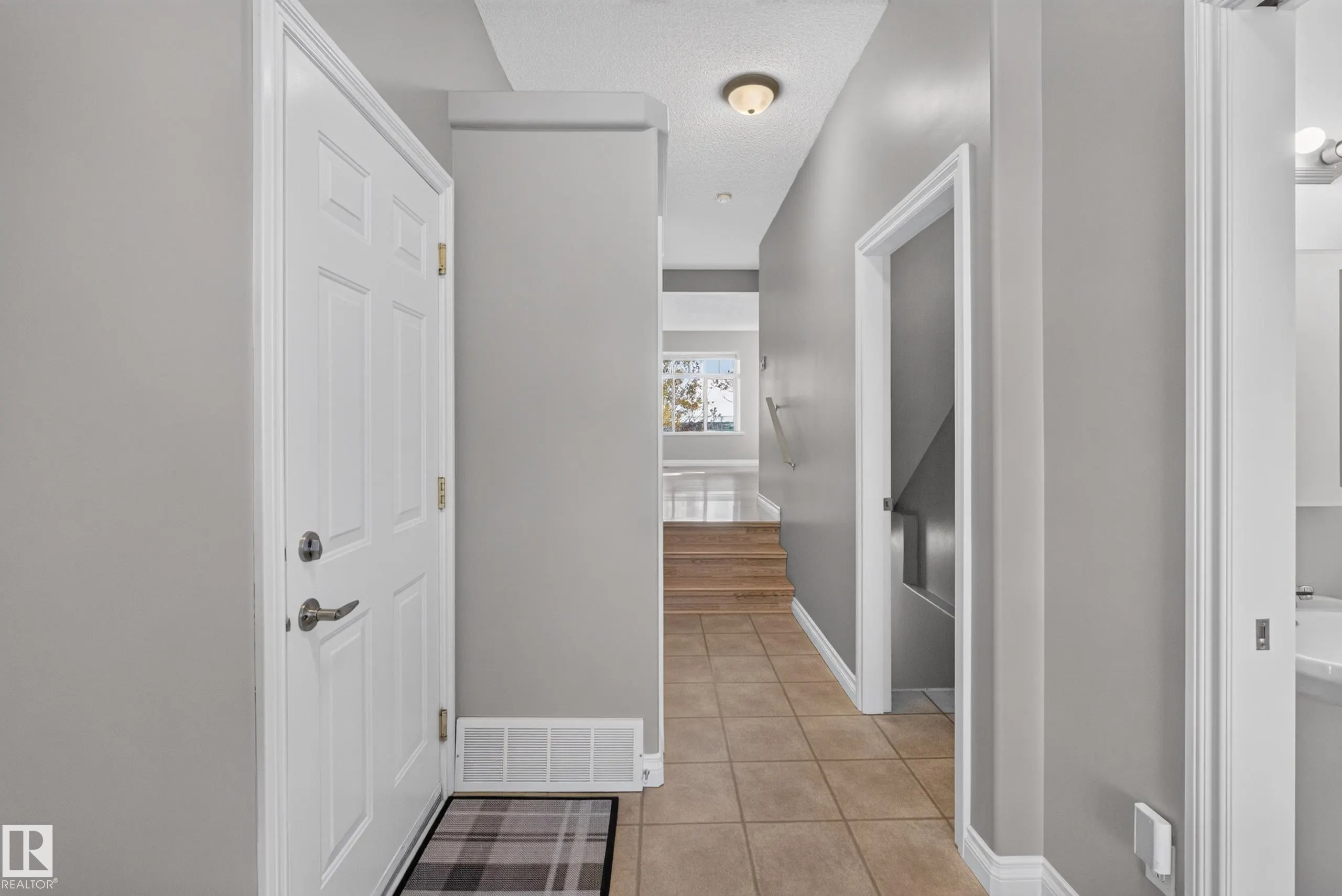 200 ERIN RIDGE Drive