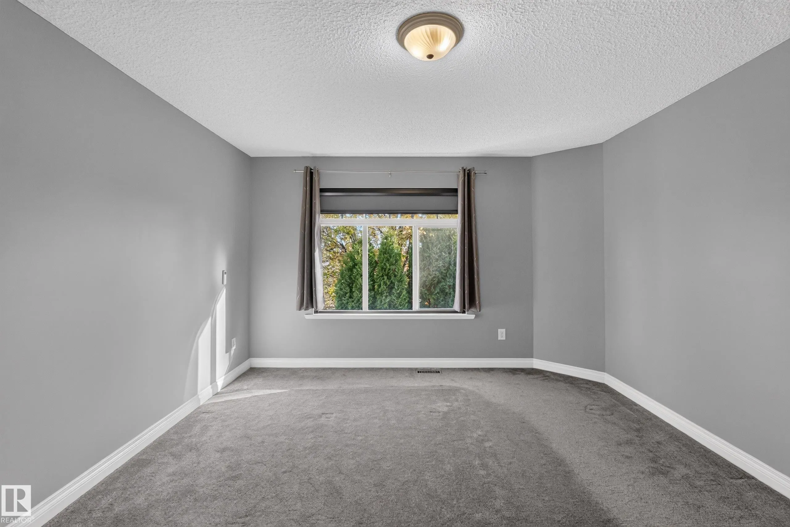 200 ERIN RIDGE Drive