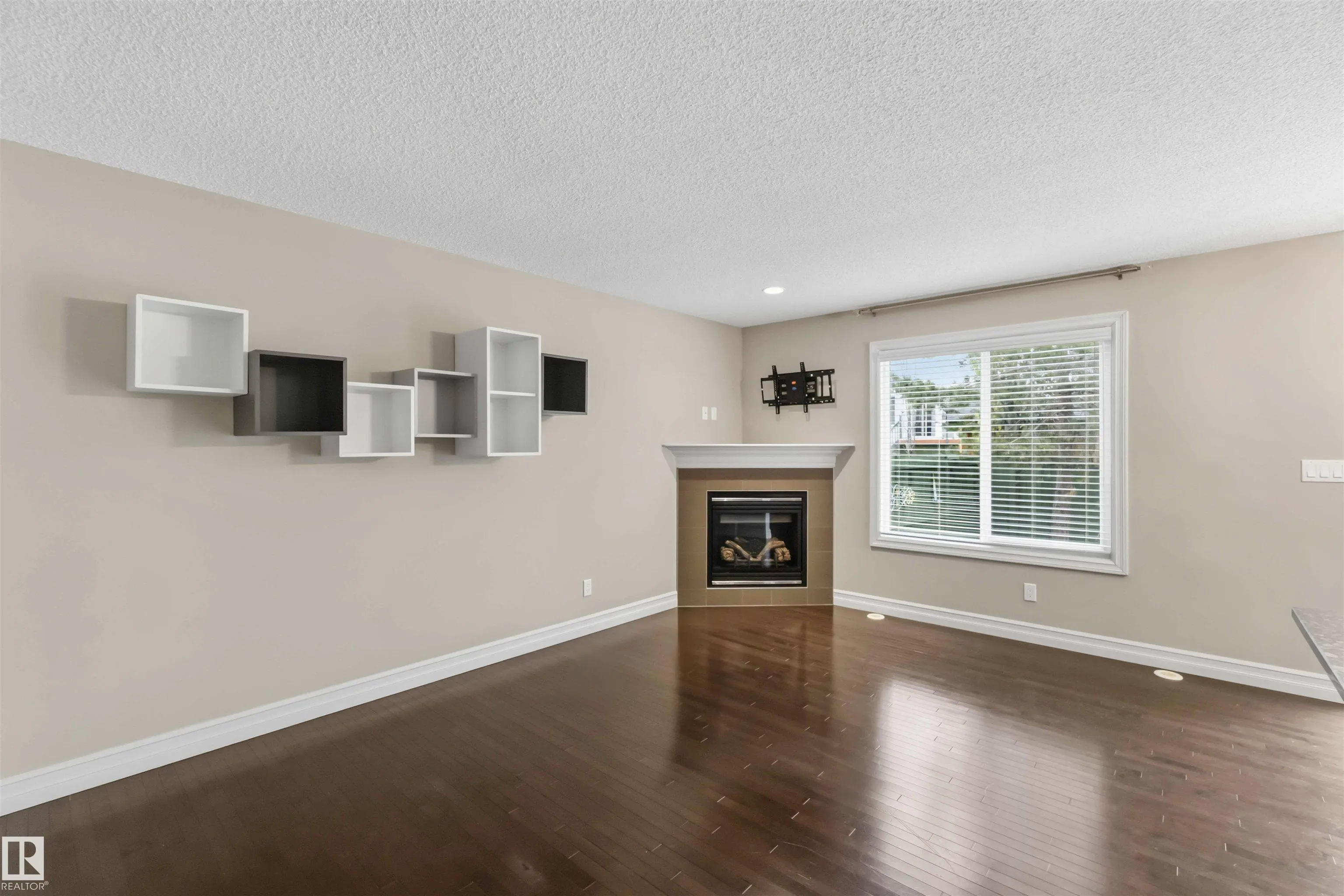 219 CHARLOTTE Way