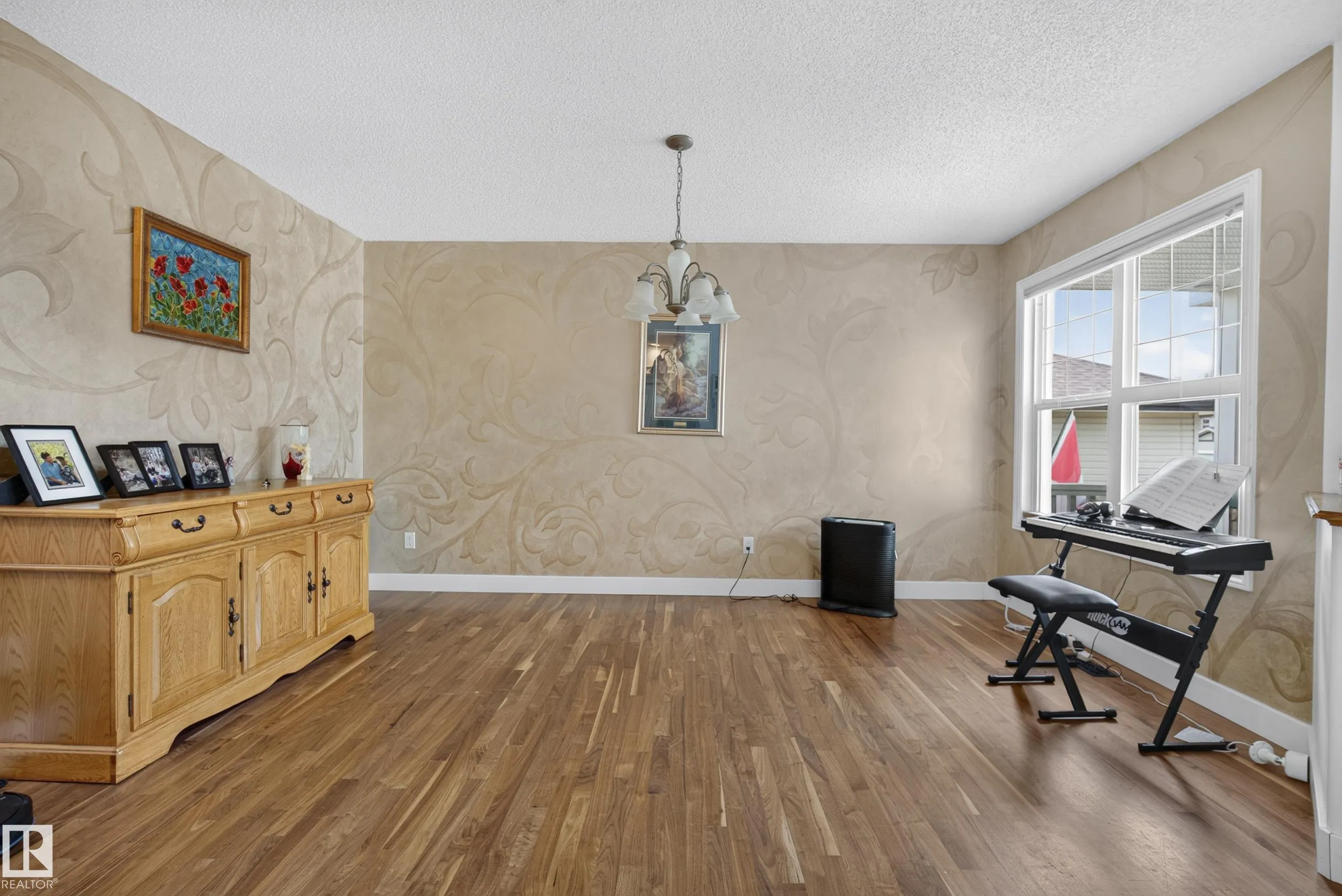 114 EASTGATE Way